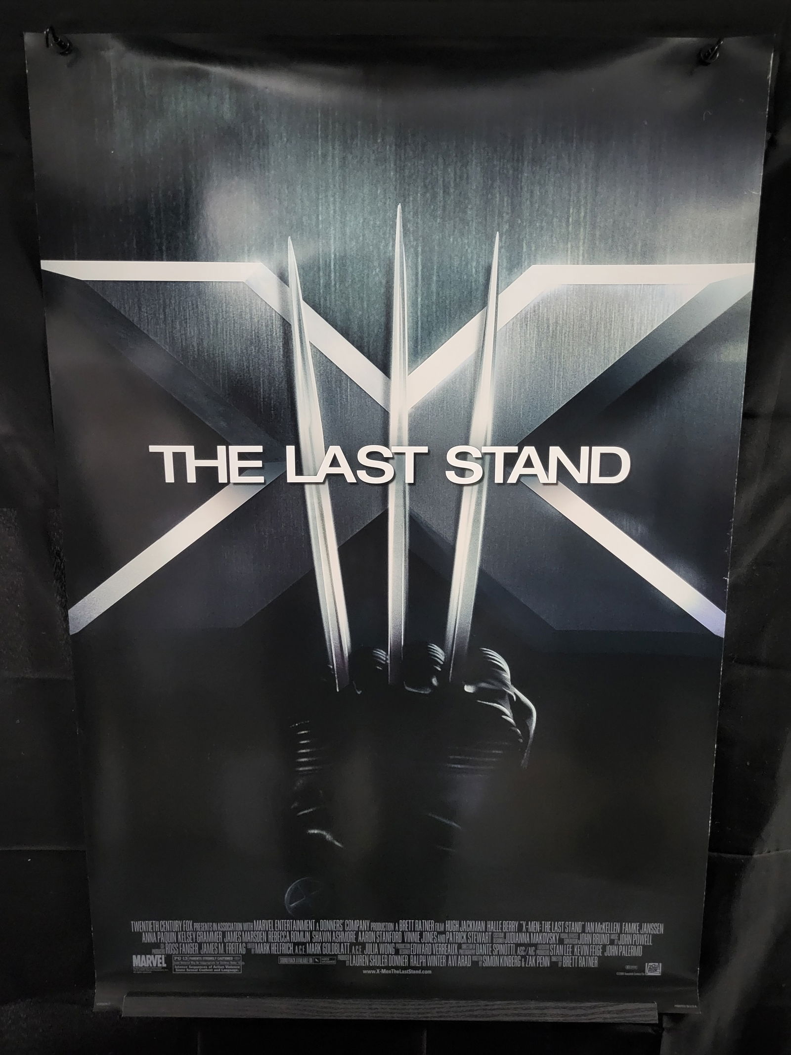 I00461 X-Men: The Last Stand Original One Sheet Movie Poster, 2006: BID PER WHAT YOU SEE IN THE PHOTO, NOT THE AI GENERATED TITLES AND DESCRIPTIONS! This original one sheet movie poster for the 2006 motion picture X-Men: The Last Stand features a graphic design depict