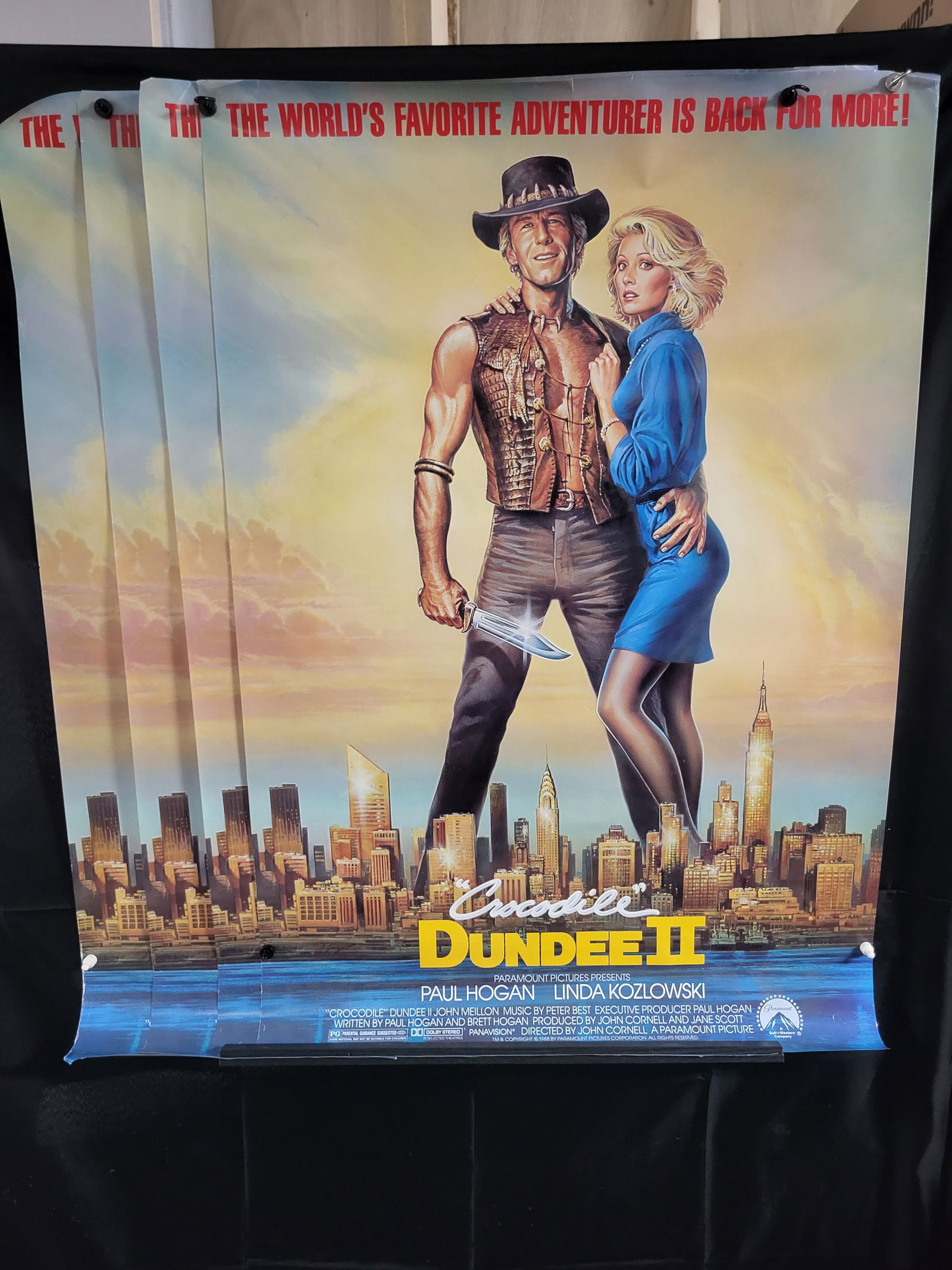 I00457 A Group of Original Crocodile Dundee II Movie Posters, 1988 (1 of 3)