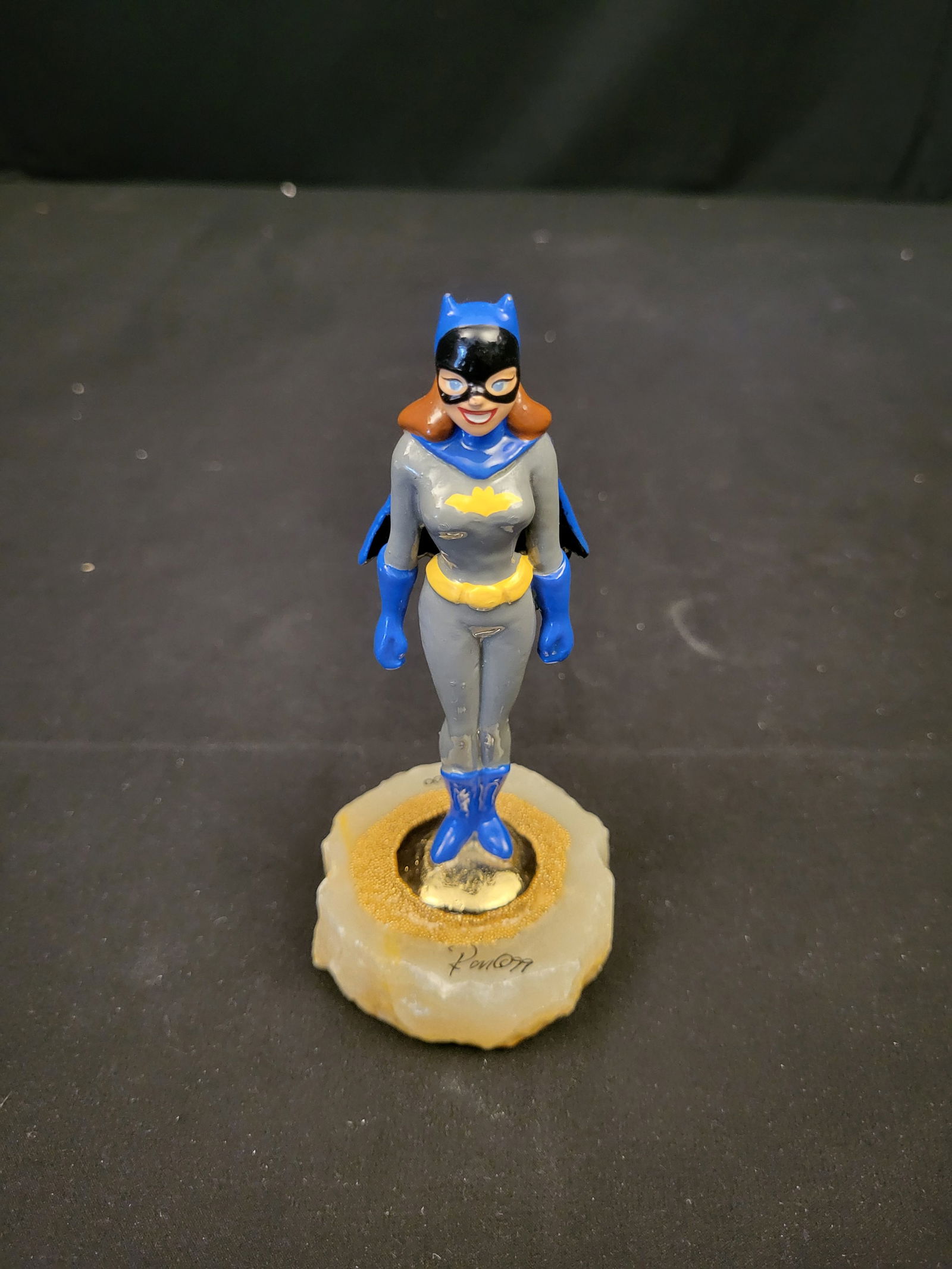 Ron Lee DC Comics Batgirl Limited Edition Figurine 297/2500: BID PER WHAT YOU SEE IN THE PHOTO, NOT THE AI GENERATED TITLES AND DESCRIPTIONS! A limited edition hand-painted metal figurine of the DC Comics character Batgirl by artist Ron Lee, produced in 1999 fo