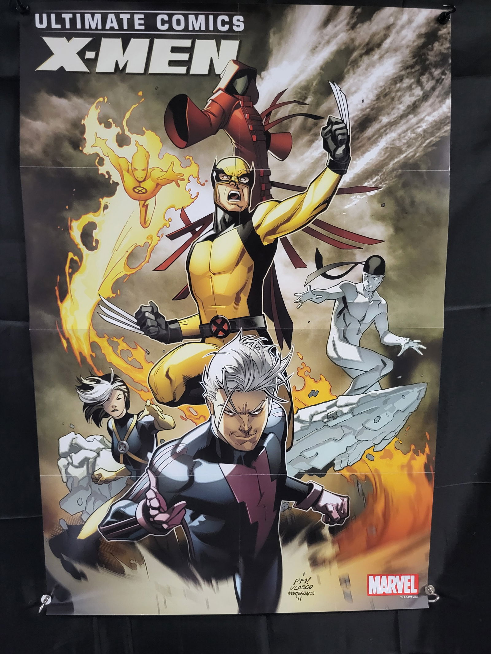 2011 Ultimate Comics X-Men Promotional Poster: BID PER WHAT YOU SEE IN THE PHOTO, NOT THE AI GENERATED TITLES AND DESCRIPTIONS! This promotional poster for Marvel Comics features artwork for the series Ultimate Comics X-Men by artists Paco Medina,