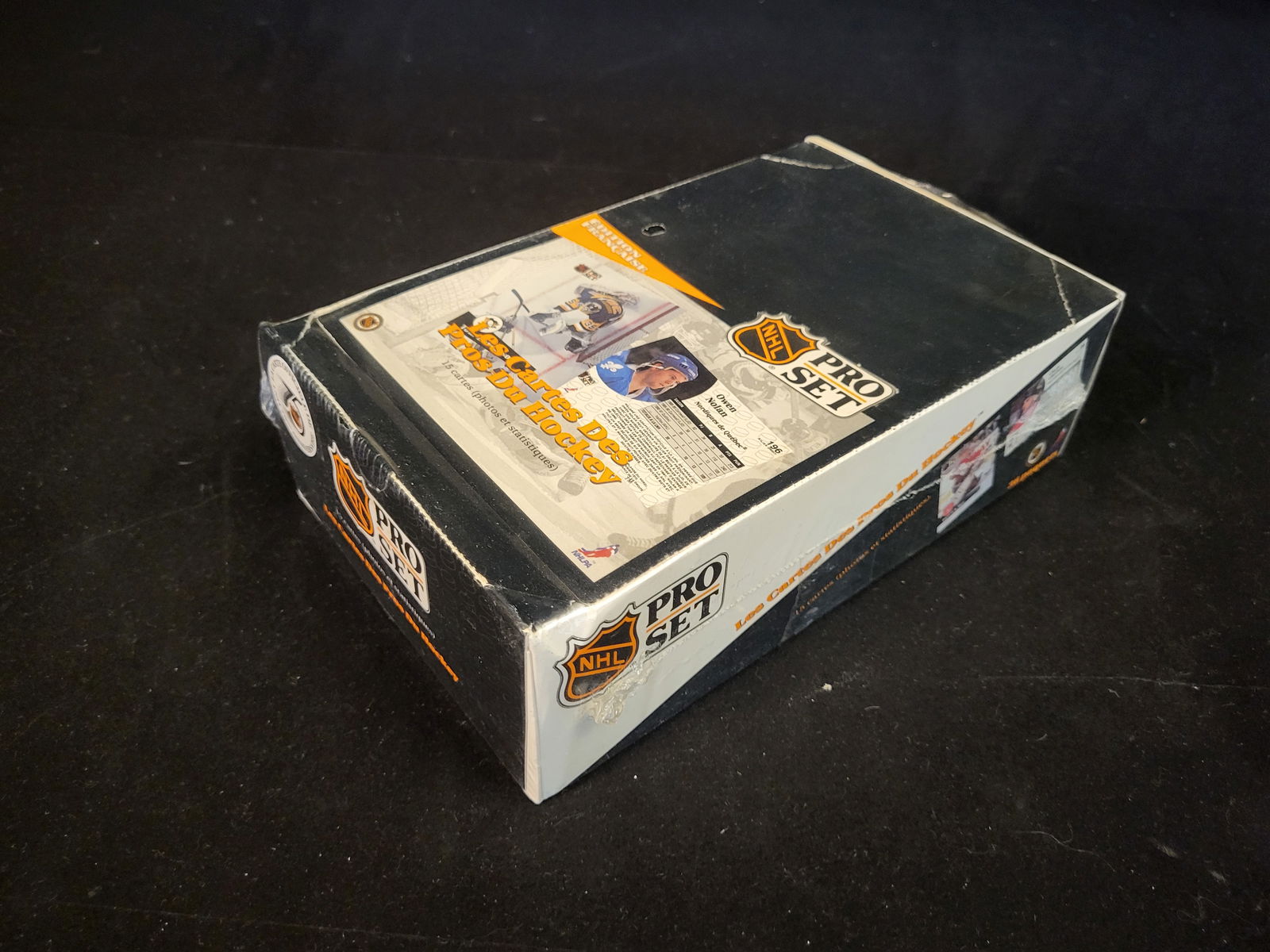 I00664 | 1991-92 Pro Set NHL French Edition Series 1 Factory Sealed Hockey Card Box: BID PER WHAT YOU SEE IN THE PHOTO, NOT THE AI GENERATED TITLES AND DESCRIPTIONS! 1991-92 Pro Set NHL French Edition Series 1 Factory Sealed Hockey Card Box A 1991-92 Pro Set NHL French Edition (Editio