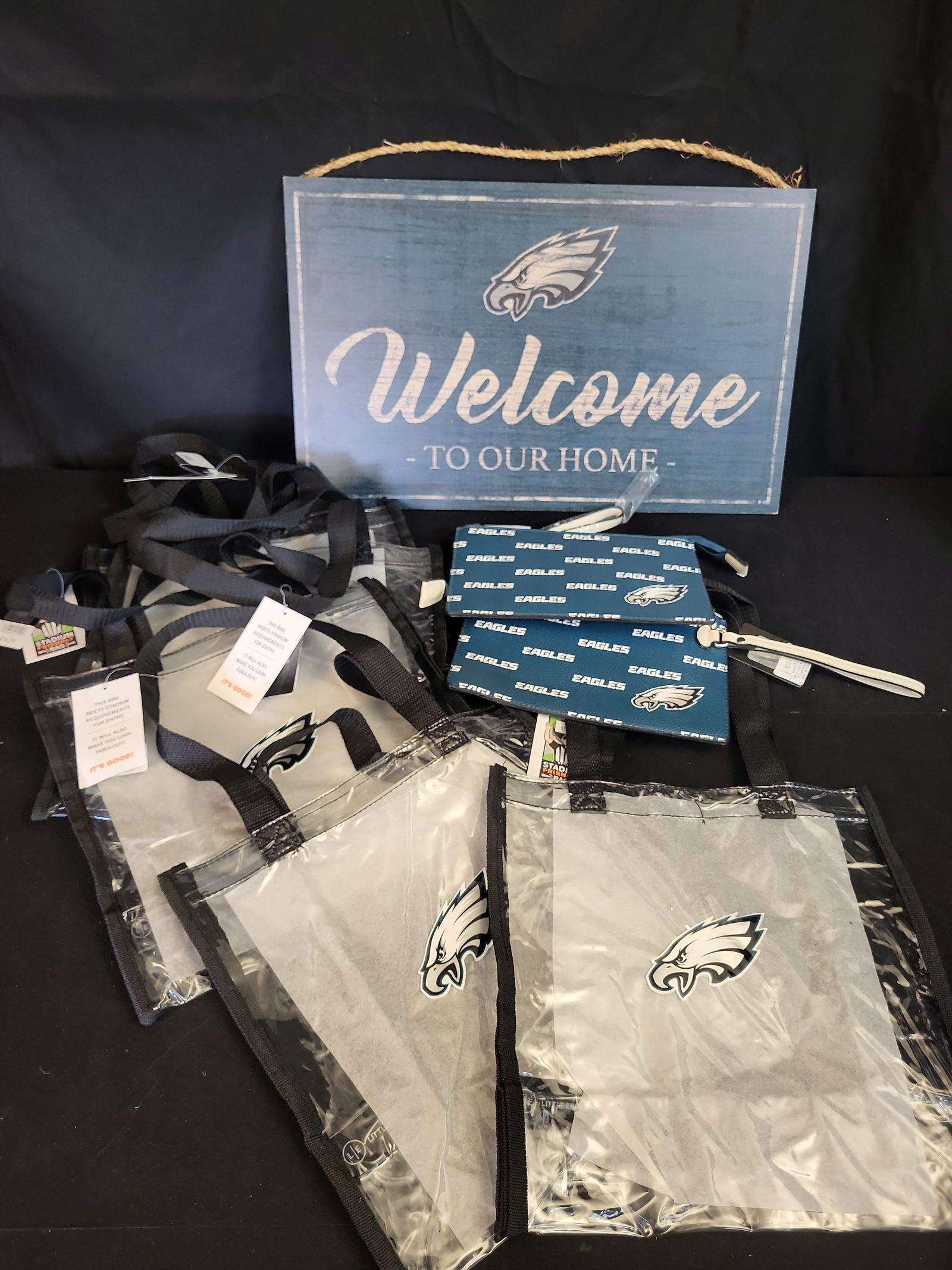 I01064 | Philadelphia Eagles, Fan Gear and Decor Collection, Officially Licensed (1 of 10)