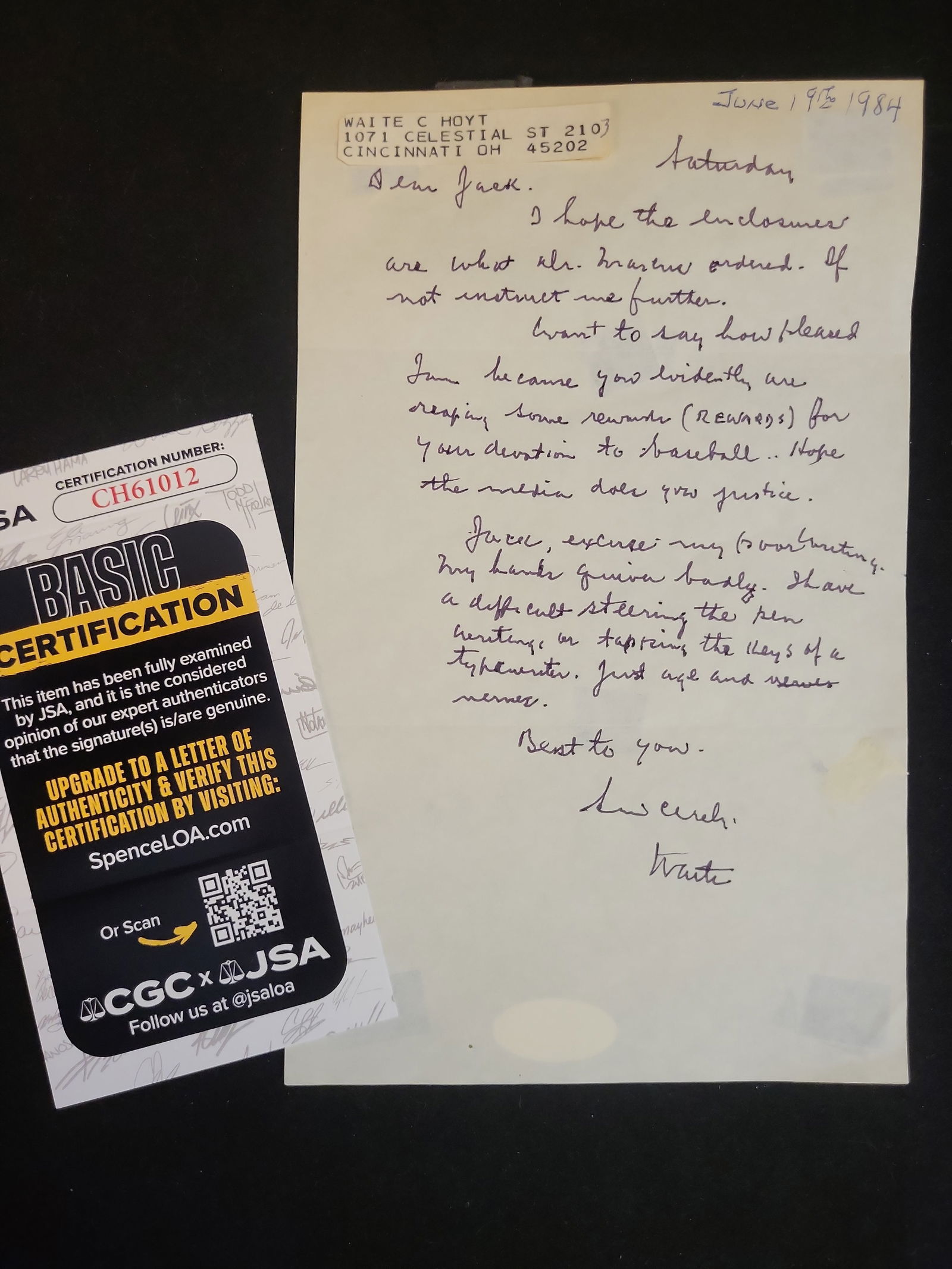 I00908 | Hoyt, Waite. Autograph Letter Signed (ALS) regarding baseball and failing health, 1984. (Si: BID PER WHAT YOU SEE IN THE PHOTO, NOT THE AI GENERATED TITLES AND DESCRIPTIONS! Hoyt, Waite. Autograph Letter Signed (ALS) regarding baseball and failing health, 1984. (Signed) Waite Hoyt (1899-1984)