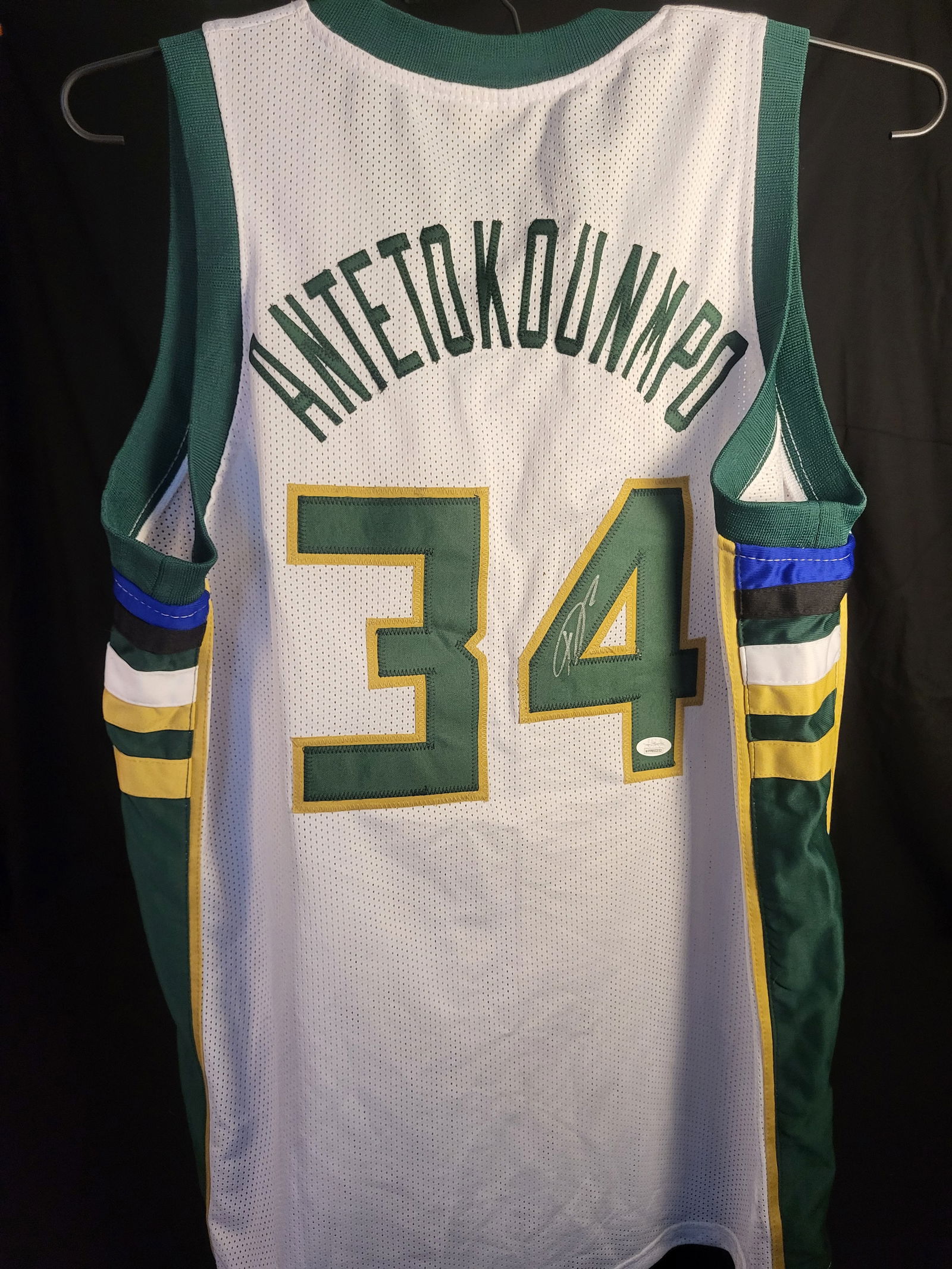 I00576 | Giannis Antetokounmpo Autographed Milwaukee Basketball Jersey (1 of 15)