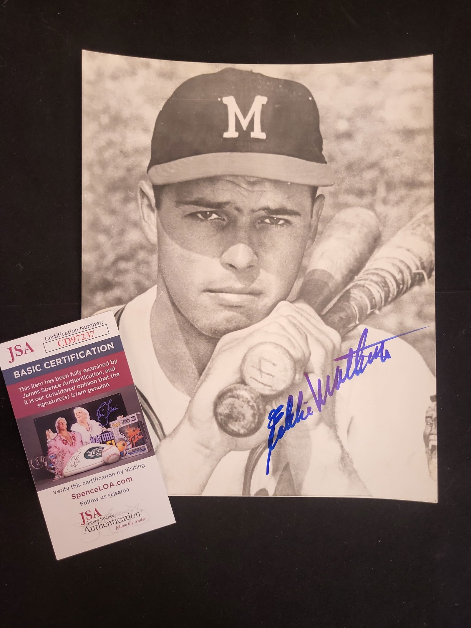 I00918 | Eddie Mathews Autographed Milwaukee Braves Photograph, JSA Authenticated: BID PER WHAT YOU SEE IN THE PHOTO, NOT THE AI GENERATED TITLES AND DESCRIPTIONS! Eddie Mathews Autographed Milwaukee Braves Photograph, JSA AuthenticatedThis lot features a professionally authenticate