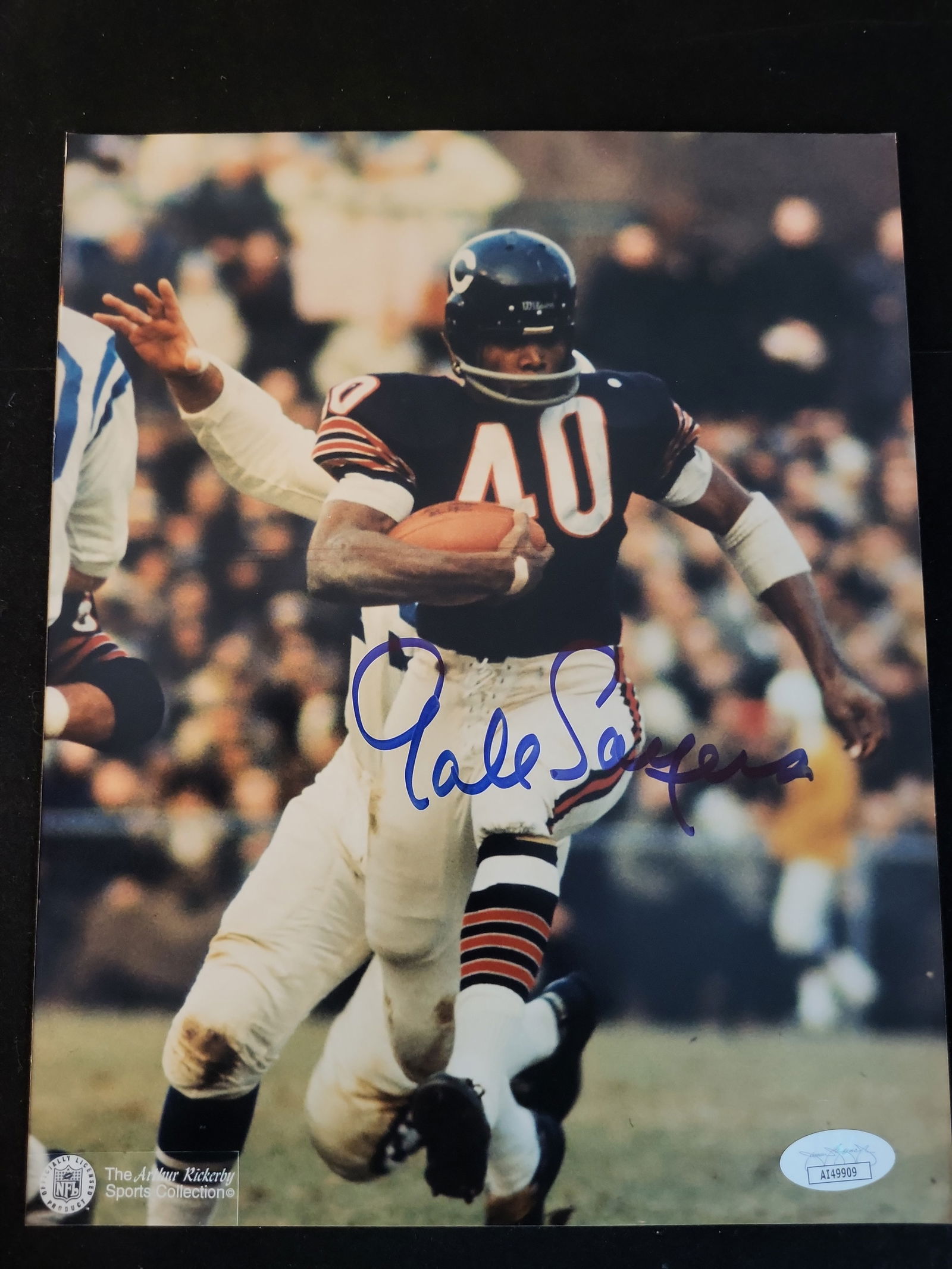 I00964 | Gale Sayers Signed Chicago Bears Action Photograph, JSA Authenticated (1 of 6)