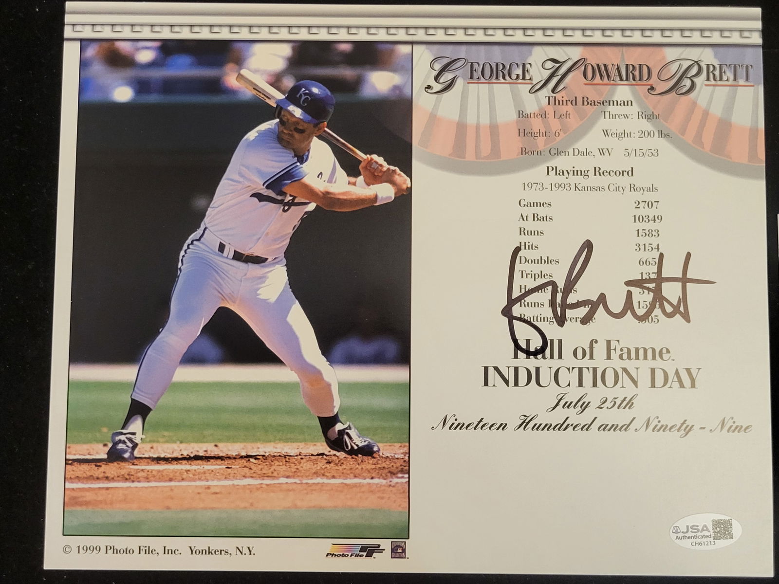 I00756 | Two Items: A George Howard Brett Signed Hall of Fame Induction Commemorative Print and JSA : BID PER WHAT YOU SEE IN THE PHOTO, NOT THE AI GENERATED TITLES AND DESCRIPTIONS! Two Items: A George Howard Brett Signed Hall of Fame Induction Commemorative Print and JSA Certification Card A George