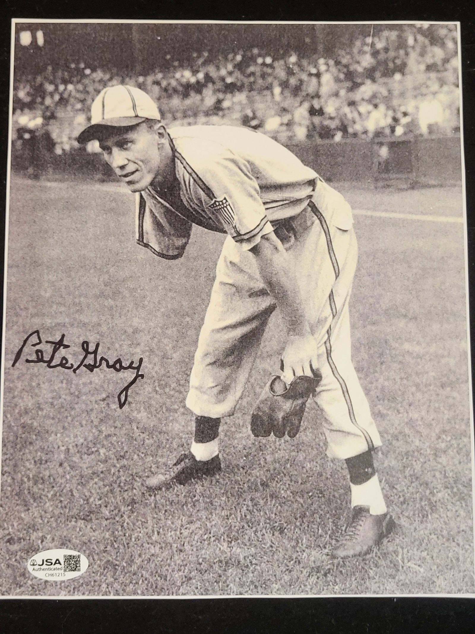 I00758 | Pete Gray Autographed Black and White Photograph with JSA Certification (1 of 9)