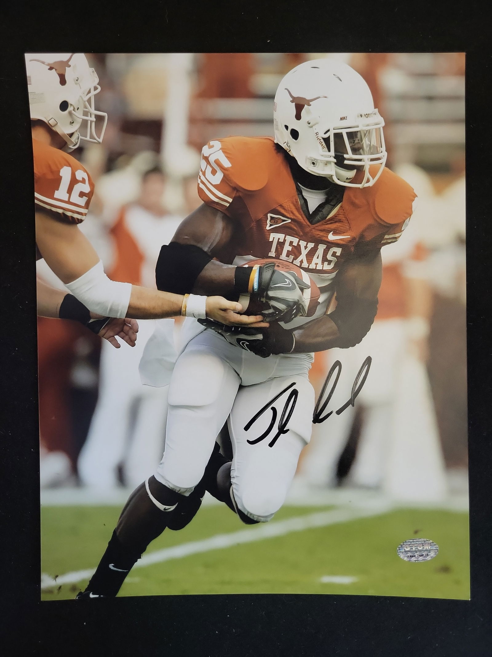 I01230 | Jamaal Charles Autographed Texas Longhorns Action Photograph, GTSM Authenticated: BID PER WHAT YOU SEE IN THE PHOTO, NOT THE AI GENERATED TITLES AND DESCRIPTIONS! Jamaal Charles Autographed Texas Longhorns Action Photograph, GTSM AuthenticatedThis professional action photograph fea
