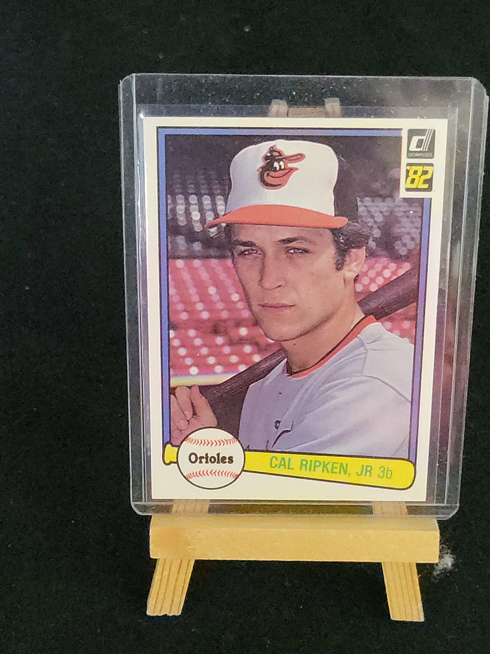 I01111 | 1982 Donruss Cal Ripken, Jr. Rookie Card #405: BID PER WHAT YOU SEE IN THE PHOTO, NOT THE AI GENERATED TITLES AND DESCRIPTIONS! 1982 Donruss Cal Ripken, Jr. Rookie Card #405 Brand: Donruss. Year: 1982. Set: 1982 Donruss Base. Card Number: 405. Pla