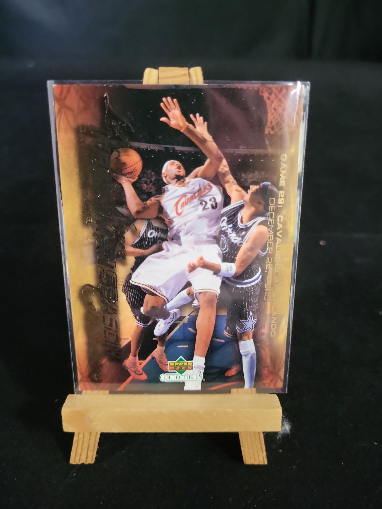 I01112 | 2004 Upper Deck Collectibles LeBron James Freshman Season Collection #30 Raw (1 of 4)