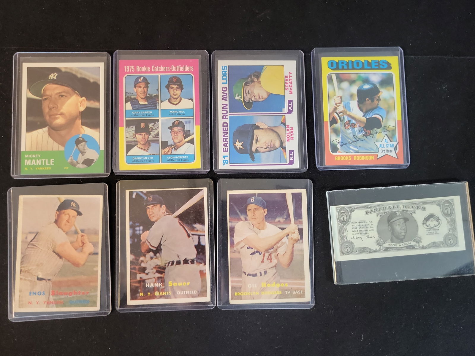 I01171 | 1956-1996 Topps Baseball Card Lot featuring 1975 Gary Carter Rookie and 1960 Hank Aaron (1 of 10)