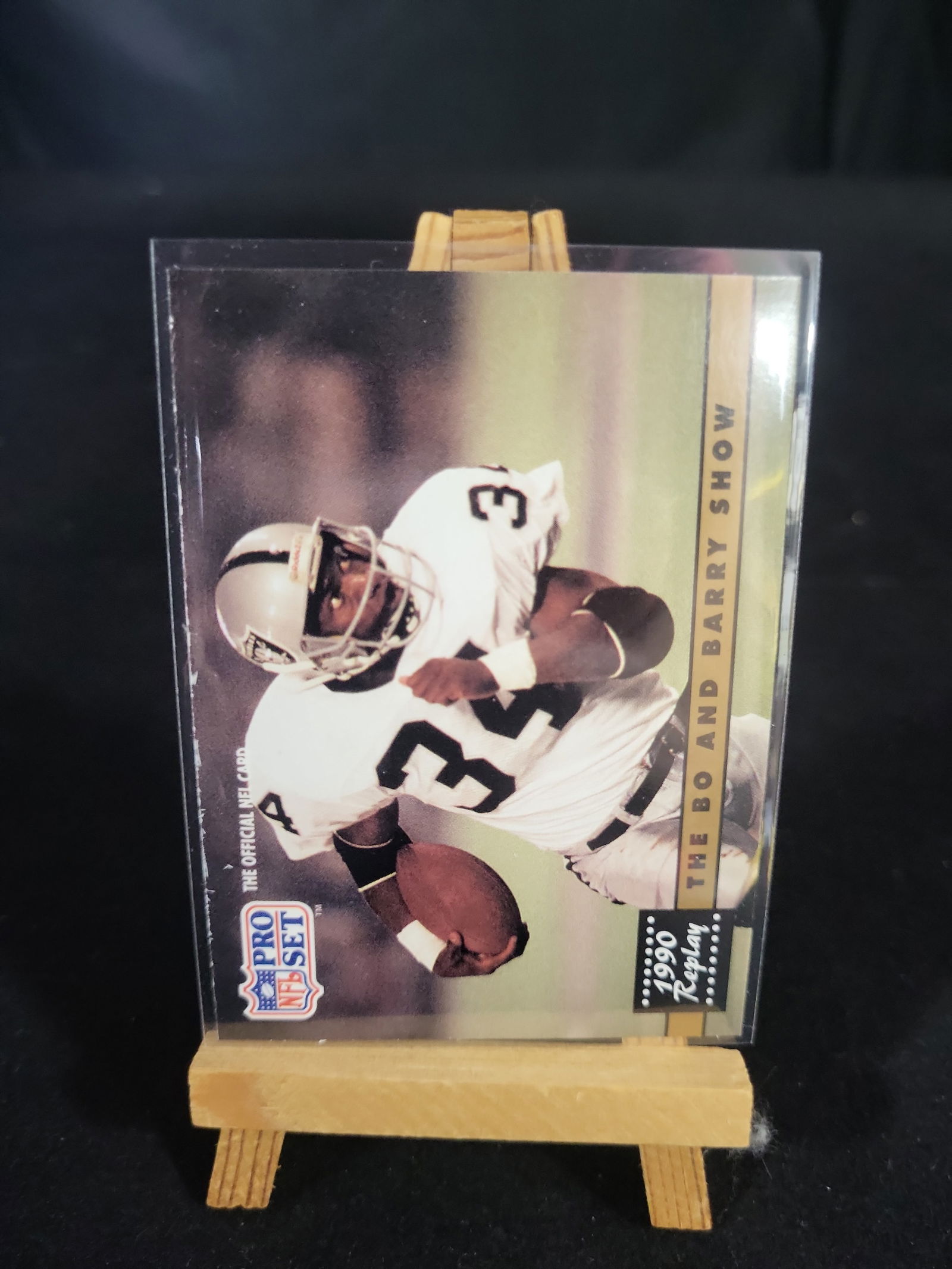 I01106 | 1991 Pro Set Bo Jackson and Barry Sanders #335 1990 Replay Ungraded: BID PER WHAT YOU SEE IN THE PHOTO, NOT THE AI GENERATED TITLES AND DESCRIPTIONS! 1991 Pro Set Bo Jackson and Barry Sanders #335 1990 Replay Ungraded Brand: Pro Set. Year: 1991. Set: Series 1. Card Num