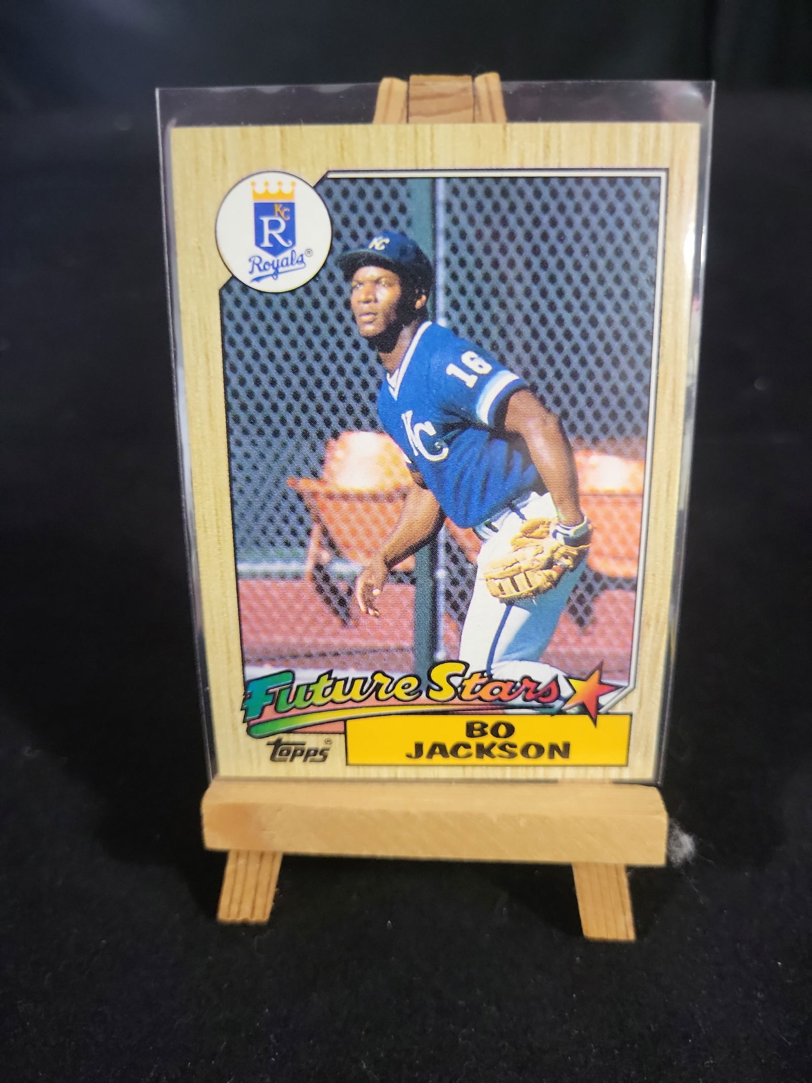 I01104 | MLB Bo Jackson 1987 Topps Future Stars #170 Rookie Card: BID PER WHAT YOU SEE IN THE PHOTO, NOT THE AI GENERATED TITLES AND DESCRIPTIONS! MLB Bo Jackson 1987 Topps Future Stars #170 Rookie Card This is a 1987 Topps Bo Jackson rookie card, number 170, featur