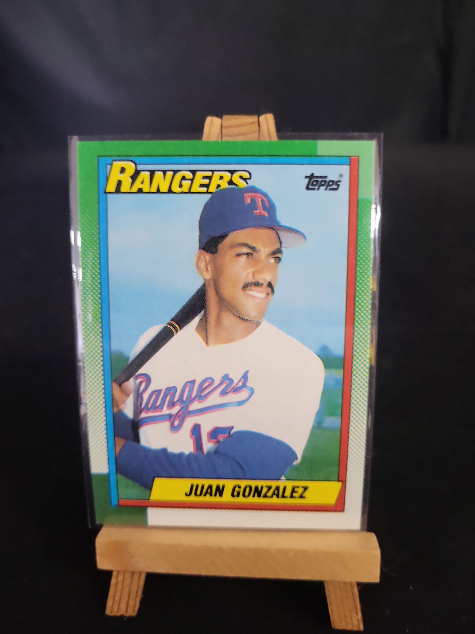I01156 | 1990 Topps Juan Gonzalez Texas Rangers #331 Rookie Card (1 of 4)