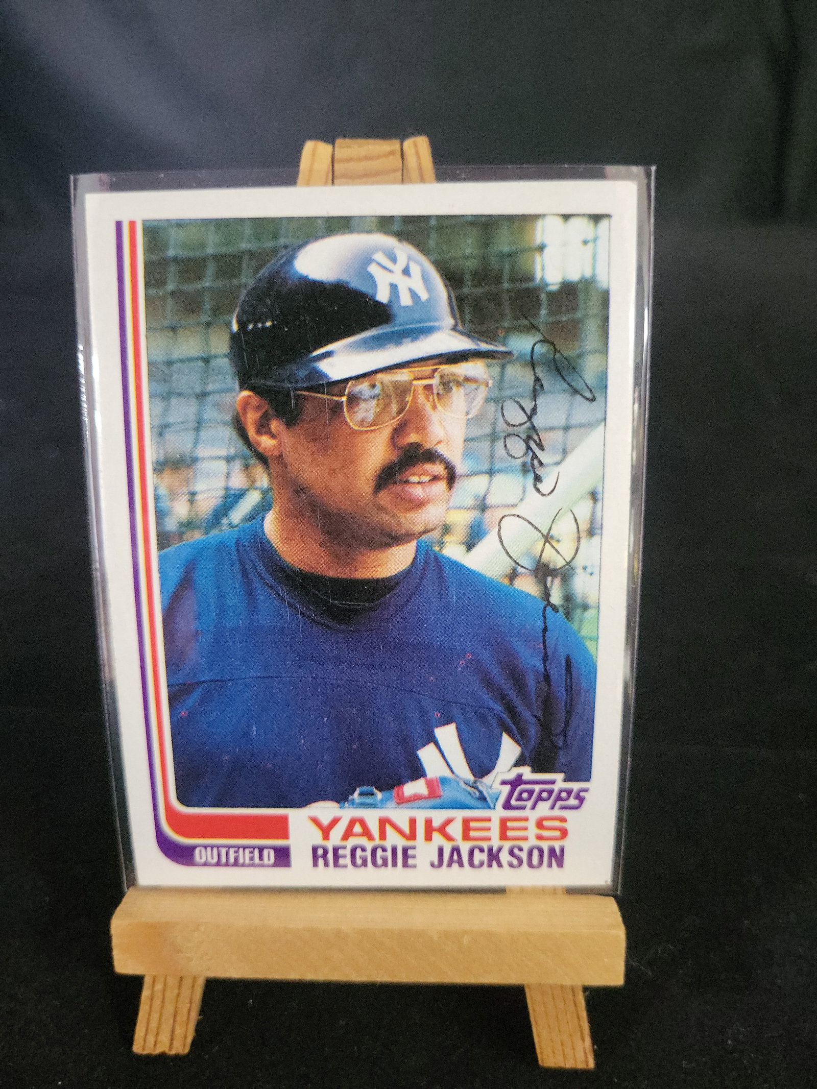 I01153 | 1982 Topps Reggie Jackson New York Yankees Base Card #500 - Raw: BID PER WHAT YOU SEE IN THE PHOTO, NOT THE AI GENERATED TITLES AND DESCRIPTIONS! 1982 Topps Reggie Jackson New York Yankees Base Card #500 - Raw Brand: Topps. Year: 1982. Set: 1982 Topps Baseball. Car