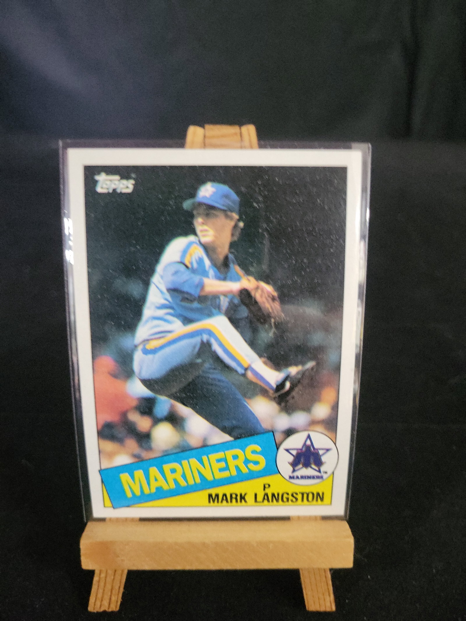 I01154 | 1985 Topps Mark Langston Rookie Card #625: BID PER WHAT YOU SEE IN THE PHOTO, NOT THE AI GENERATED TITLES AND DESCRIPTIONS! 1985 Topps Mark Langston Rookie Card #625 Brand: Topps. Year: 1985. Set: 1985 Topps Baseball. Card Number: 625. Player: