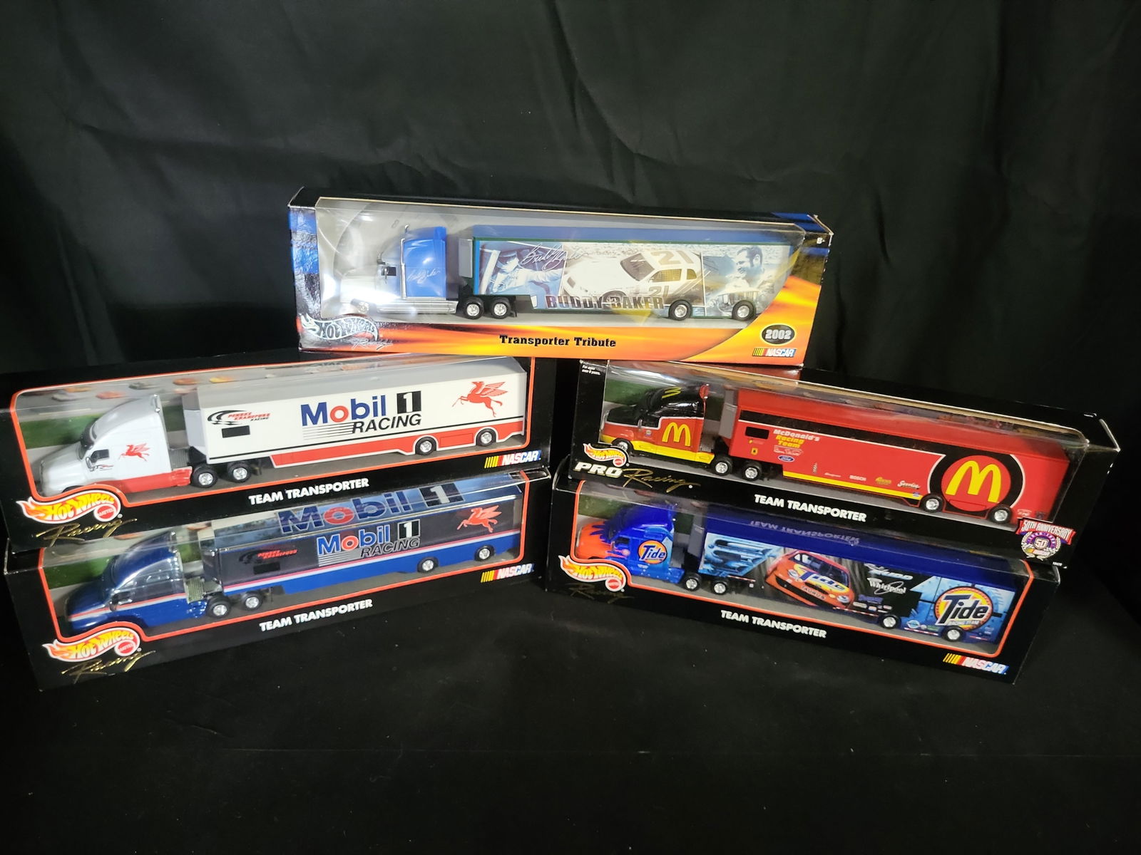 I01222 | Hot Wheels Racing NASCAR Team Transporters, circa 1998-2002 (1 of 10)
