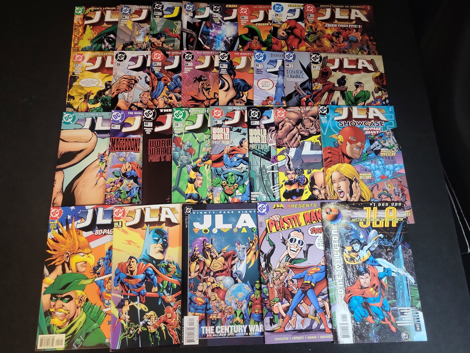 I02691 | A Collection of approximately 28 DC Comics featuring JLA Justice League of America and (1 of 7)