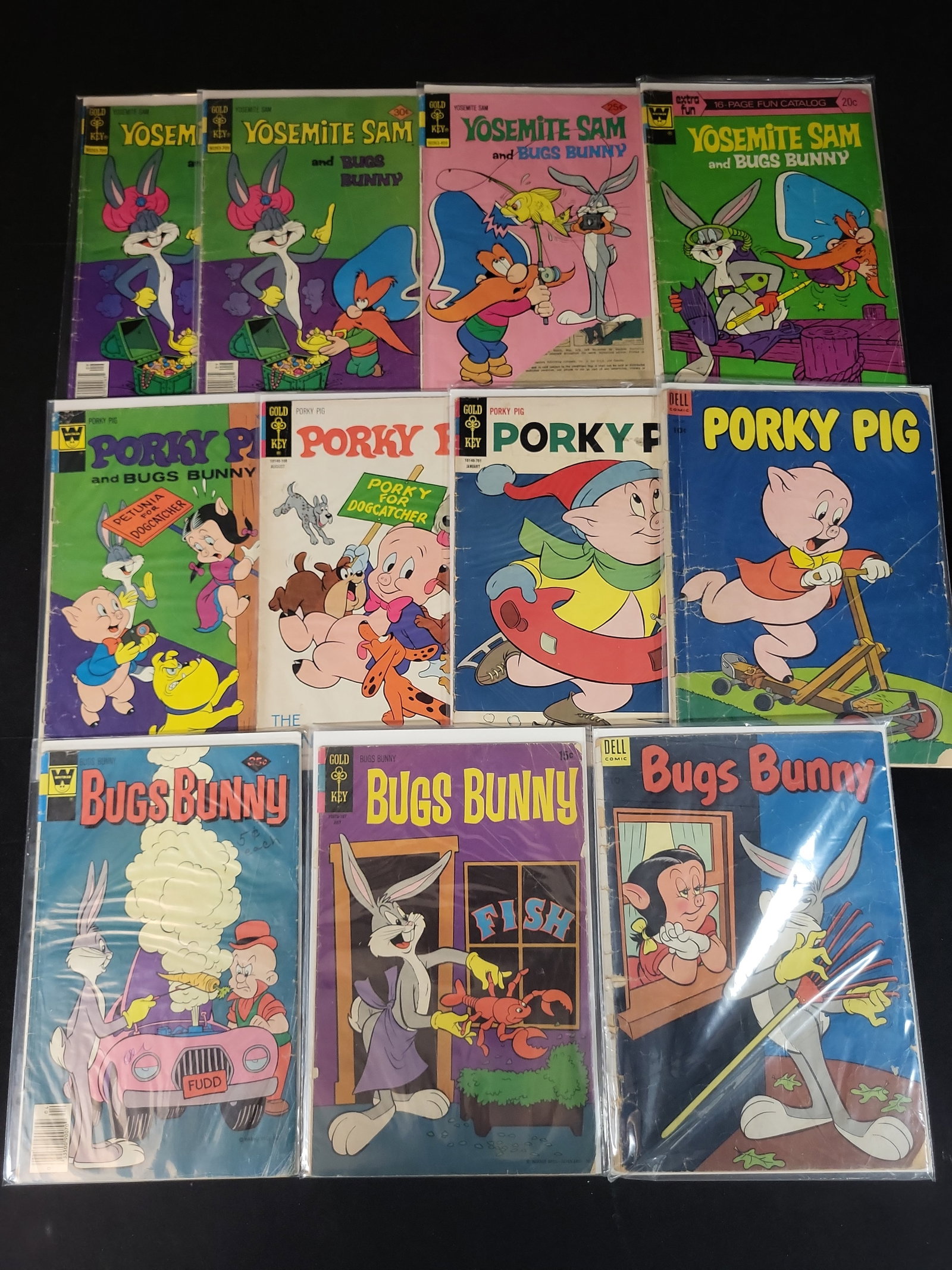 I02488 | A Collection of 11 Vintage Looney Tunes Comic Books, Dell, Gold Key, and Whitman (1 of 7)