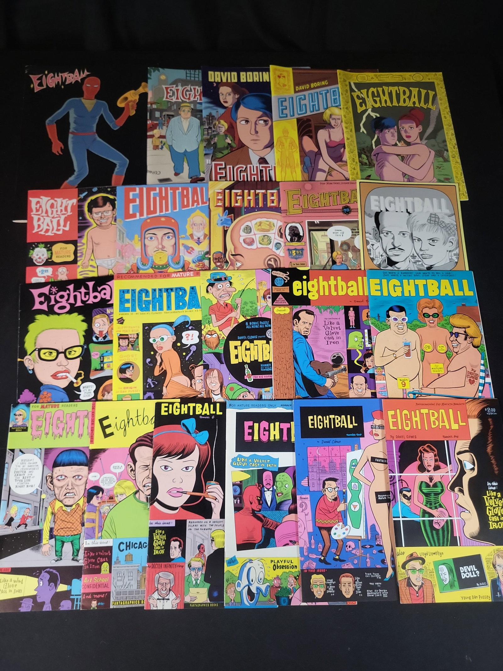 I02547 | Clowes, Daniel. Eightball. Fantagraphics Books, 1989-2004 w/ Several First Prints.: BID PER WHAT YOU SEE IN THE PHOTO, NOT THE AI GENERATED TITLES AND DESCRIPTIONS! Clowes, Daniel. Eightball. Fantagraphics Books, 1989-2004 w/ Several First Prints. This lot consists of a collection of