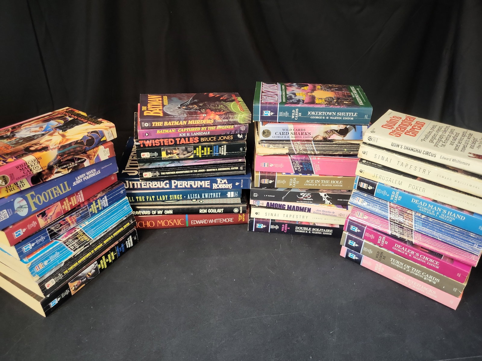 I02986 | A Collection of Science Fiction, Fantasy, and Superhero Fiction Paperback Books (1 of 7)