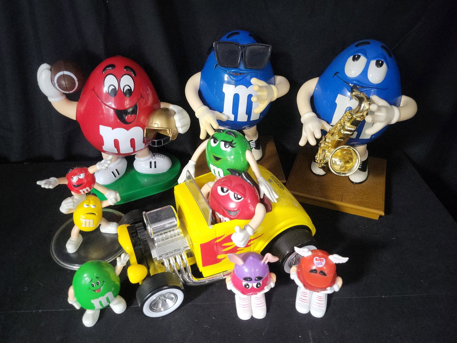 I02791 | A Collection of M&M's Brand Character Candy Dispensers and Figures (1 of 5)