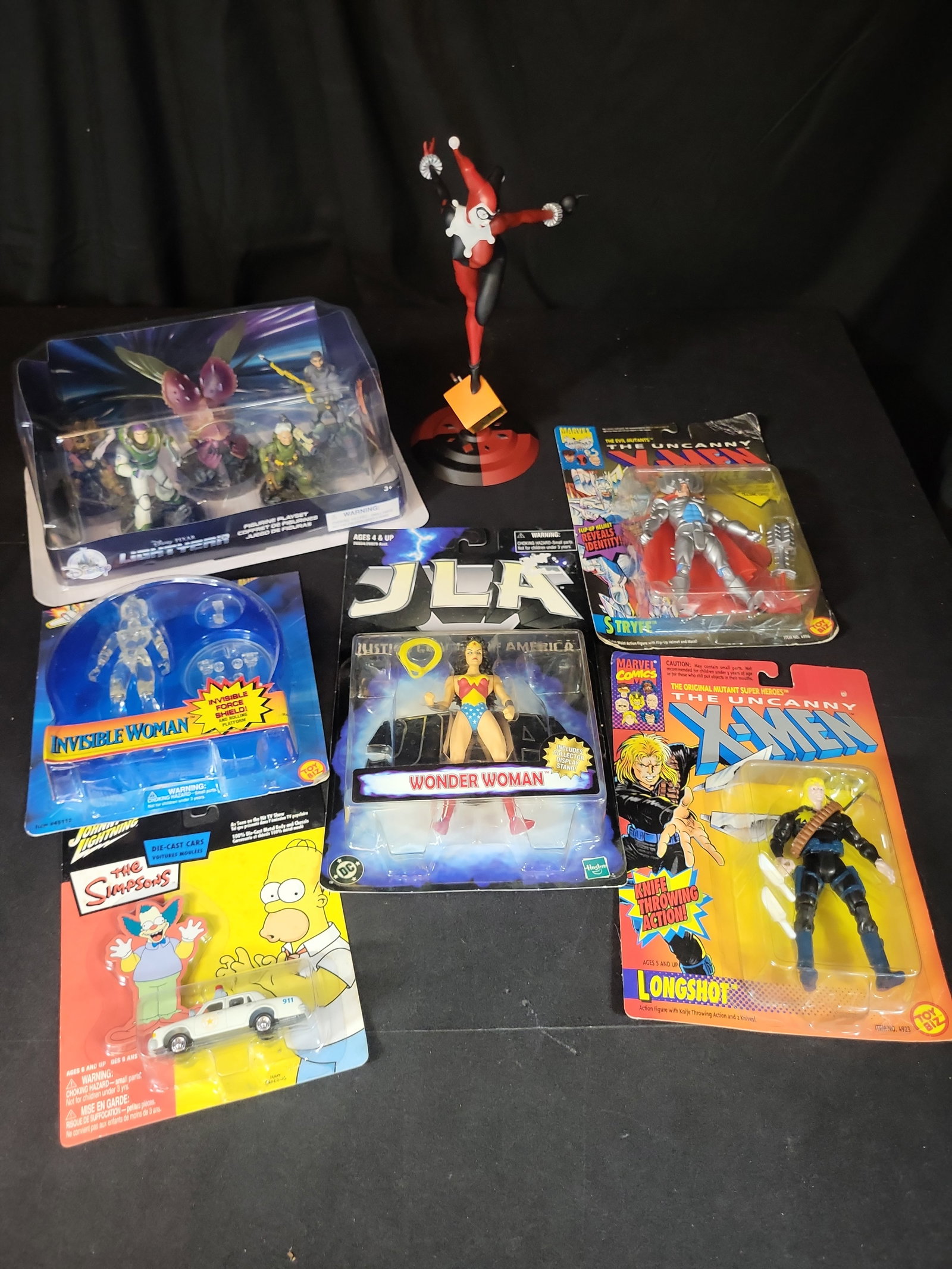 I02823 | A Collection of Seven Assorted Toy and Collectible Items (1 of 12)