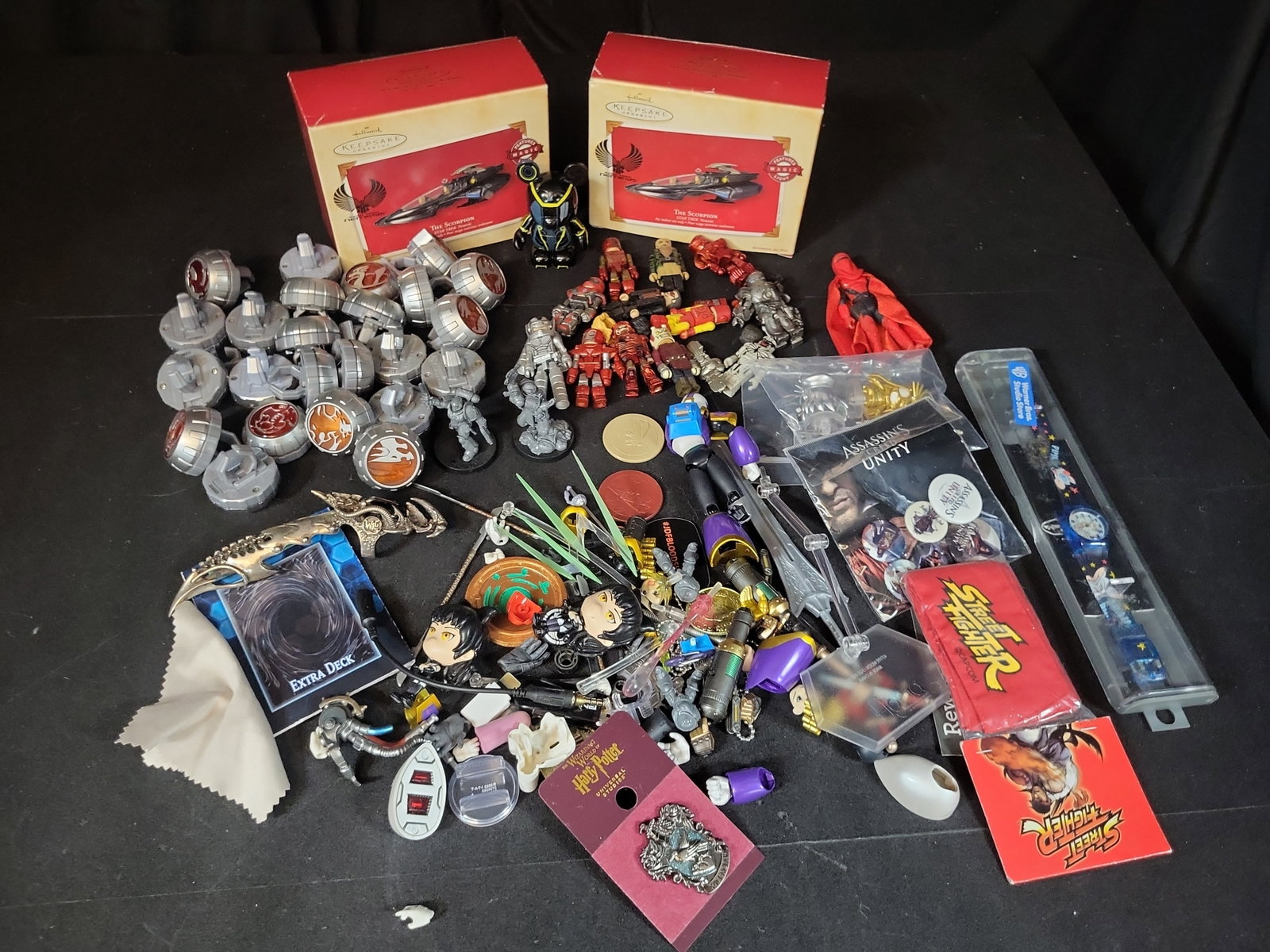 I02909 | A Large Assortment of Mixed Pop Culture Collectibles and Toys including Star Trek Hallmark (1 of 9)