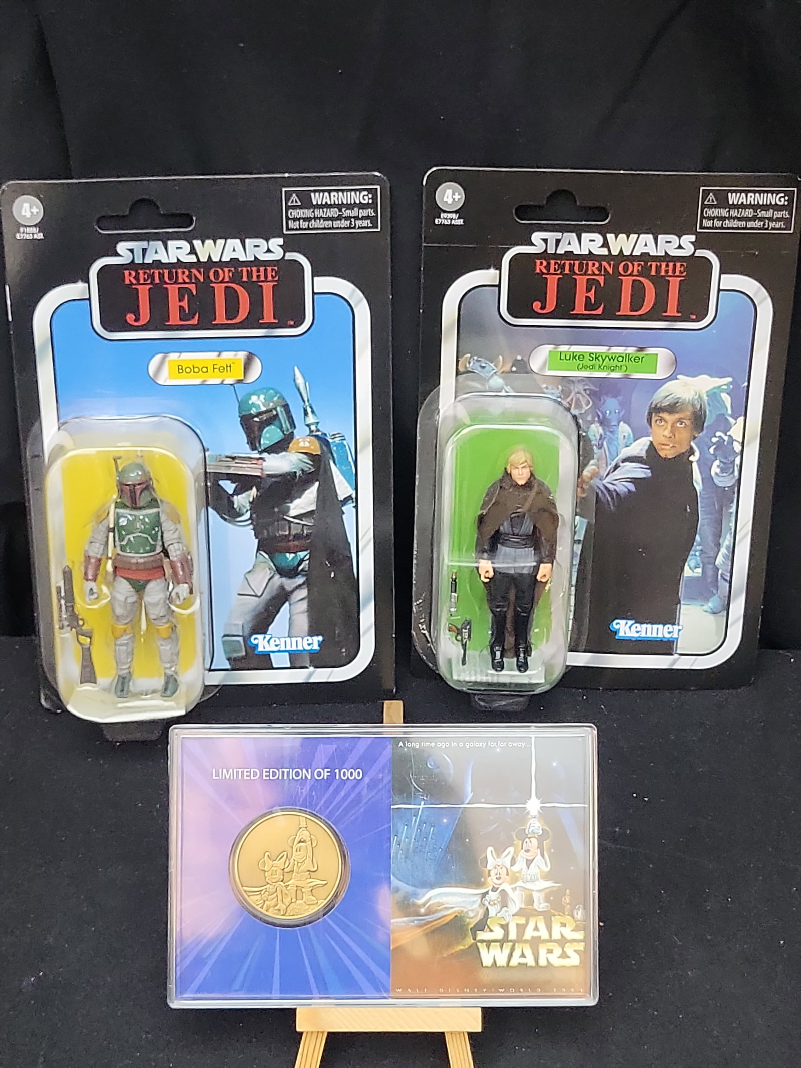 I02896 | Three Star Wars Collectibles Including Two The Vintage Collection Action Figures and a (1 of 8)