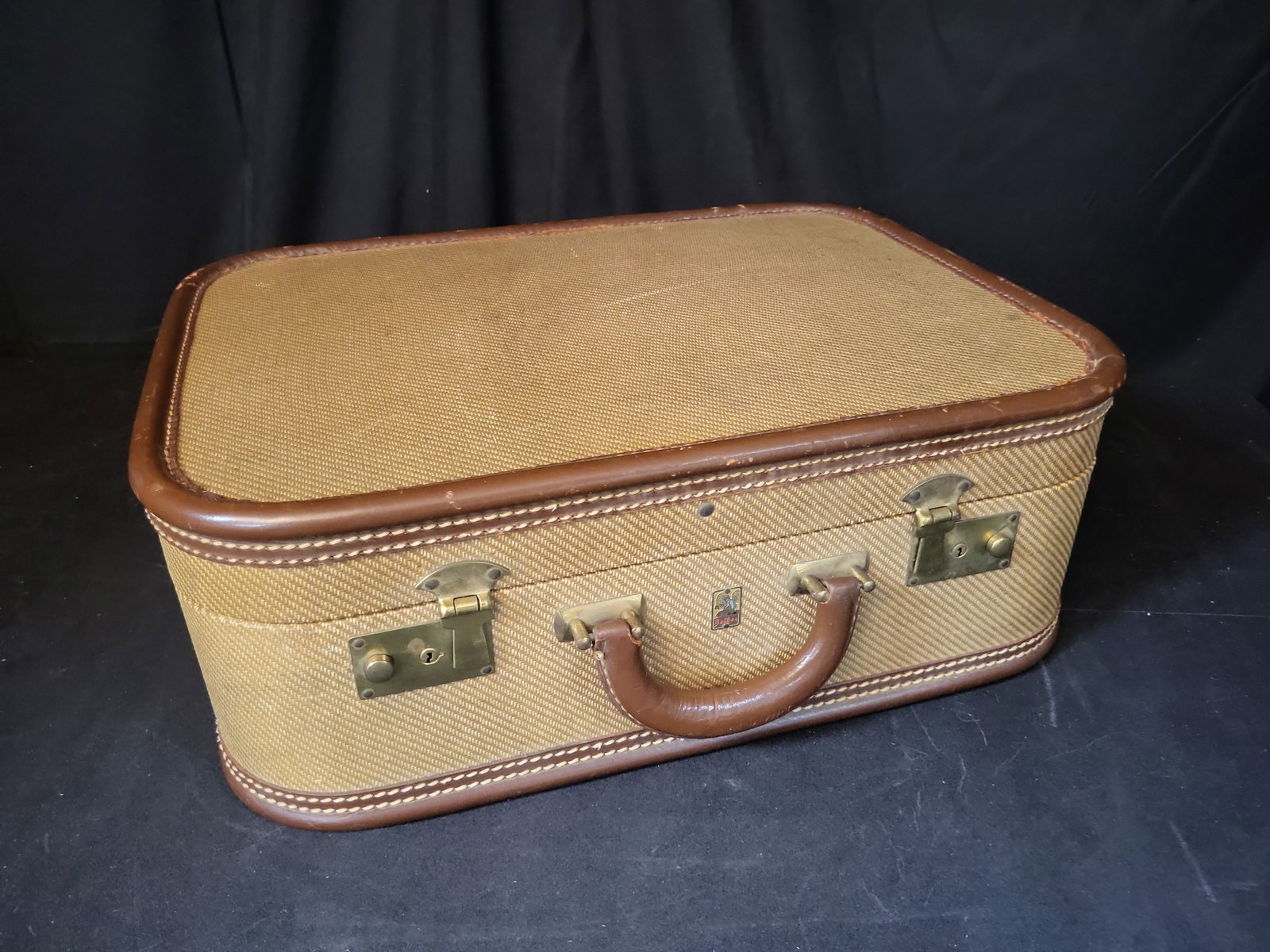 I02873 | Vintage Belber Tweed Hardside Suitcase (1 of 6)