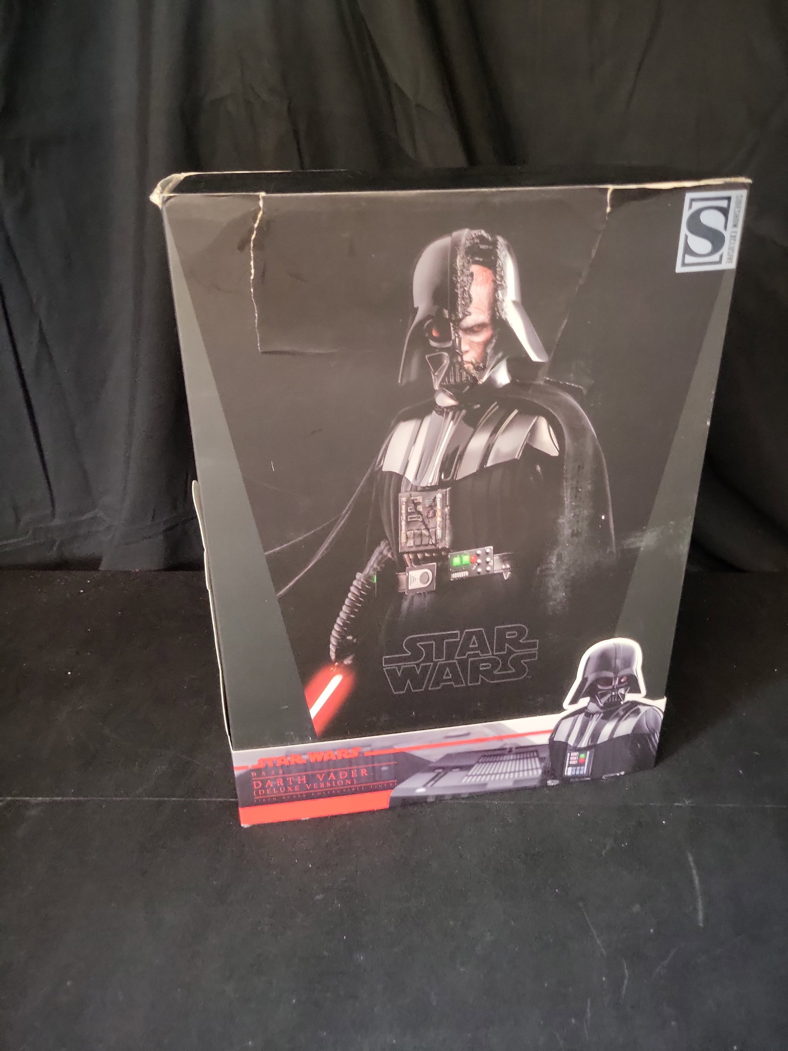 I02987 | Hot Toys Star Wars Darth Vader Deluxe Version 1/6 Scale Collectible Figure DX28 Sideshow (1 of 8)