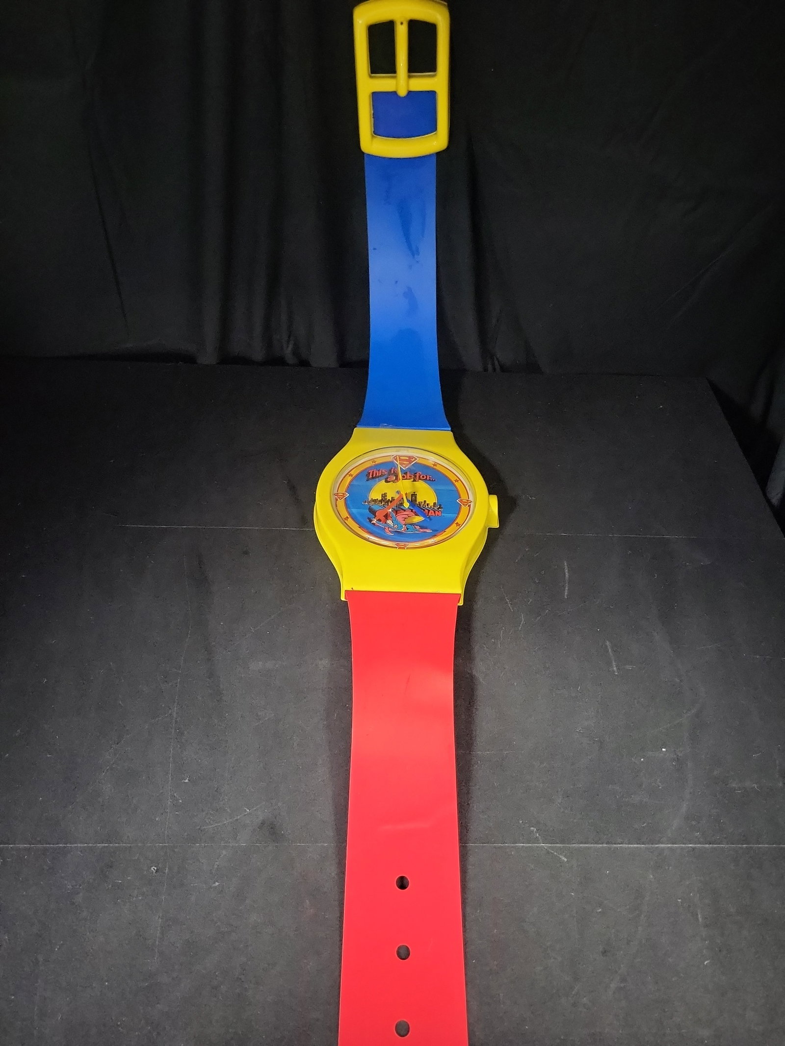 I03553 | Vintage Superman Oversized Novelty Wristwatch Wall Clock by Electro-Optix (1 of 6)