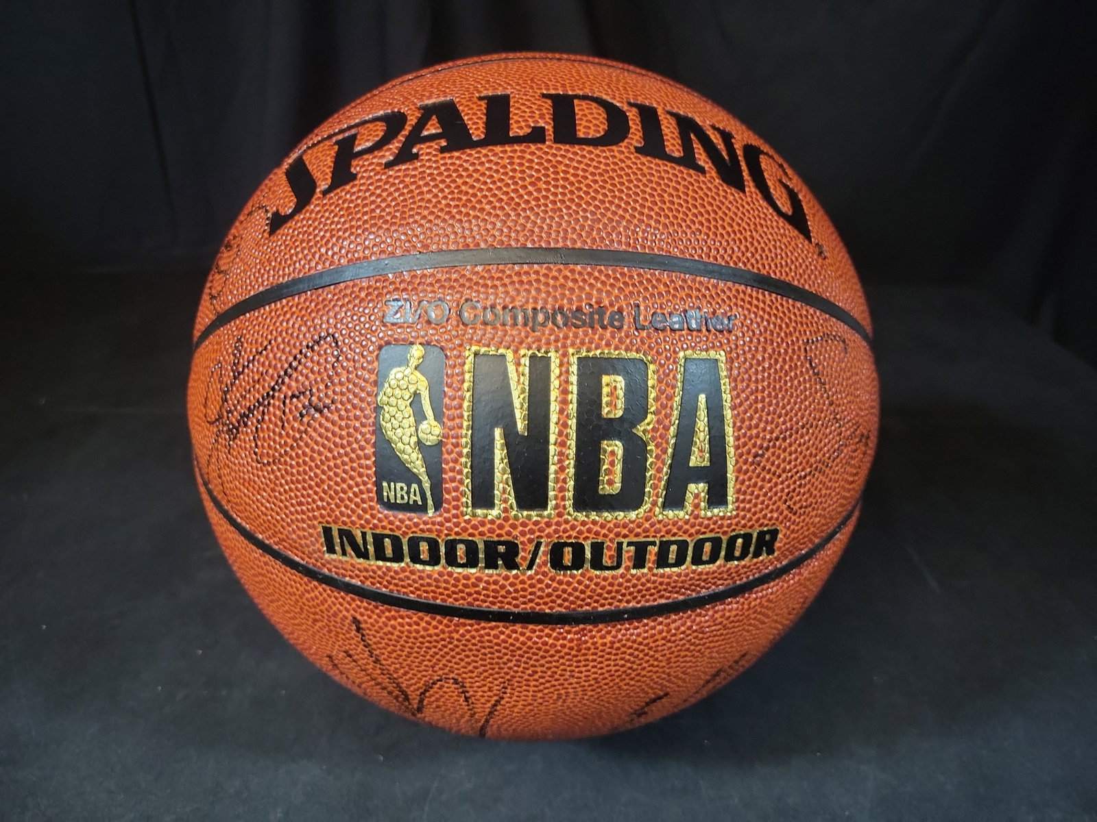 I03095 | 2004-05 Minnesota Timberwolves Team-Signed Spalding Basketball with 13 Signatures Including: BID PER WHAT YOU SEE IN THE PHOTO, NOT THE AI GENERATED TITLES AND DESCRIPTIONS! 2004-05 Minnesota Timberwolves Team-Signed Spalding Basketball with 13 Signatures Including Kevin Garnett and JSA LOA T
