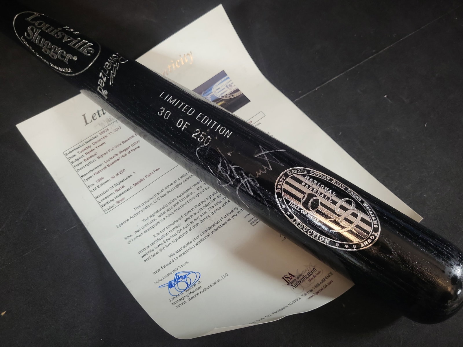 I03114 | Robin Yount Autographed Limited Edition 1999 National Baseball Hall of Fame Induction: BID PER WHAT YOU SEE IN THE PHOTO, NOT THE AI GENERATED TITLES AND DESCRIPTIONS! Robin Yount Autographed Limited Edition 1999 National Baseball Hall of Fame Induction Louisville Slugger Bat with JSA L