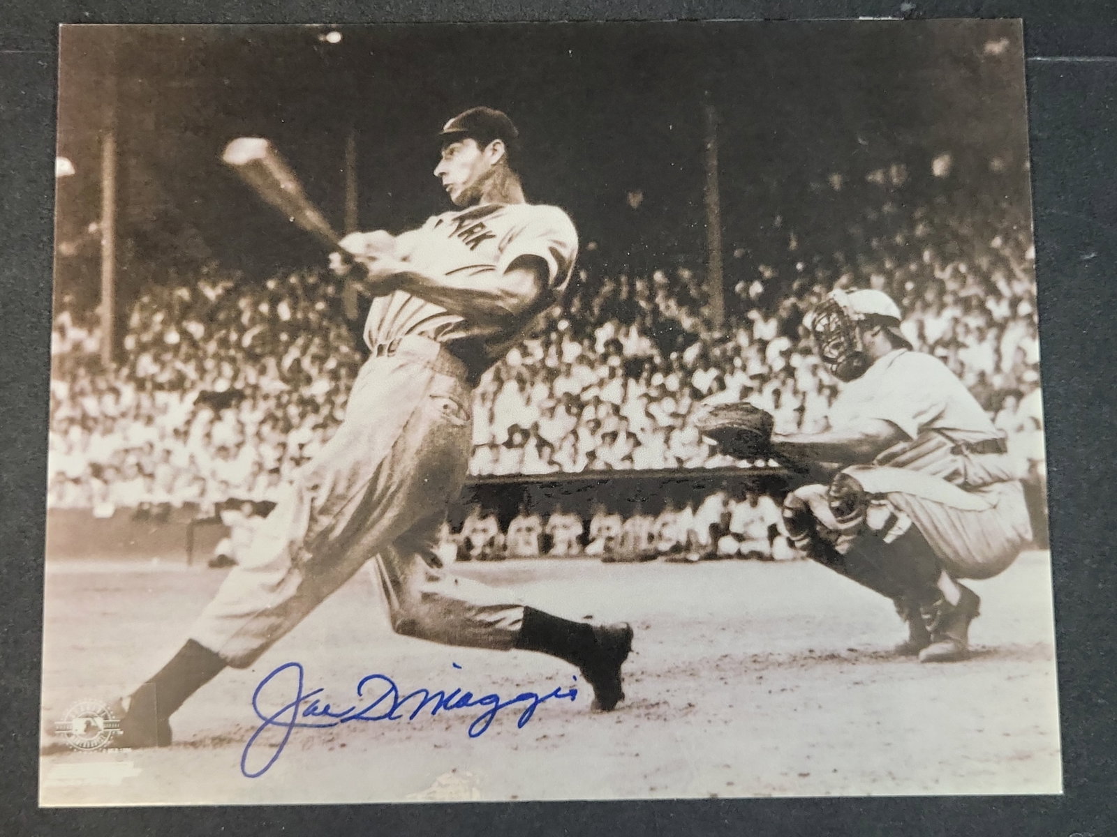 I03011 | Joe DiMaggio Signed 8' x 10' Black and White Action Photograph: BID PER WHAT YOU SEE IN THE PHOTO, NOT THE AI GENERATED TITLES AND DESCRIPTIONS! Joe DiMaggio Signed 8" x 10" Black and White Action Photograph This item is an 8" x 10" black and w