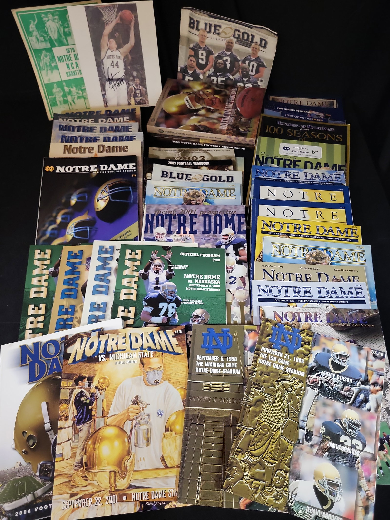 I03044 | A Collection of University of Notre Dame Fighting Irish Sports Programs and Ephemera (1 of 6)