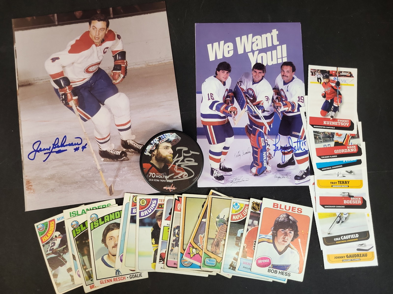 I03445 | A Collection of Professional Hockey Memorabilia Featuring Autographed Items and Trading (1 of 6)