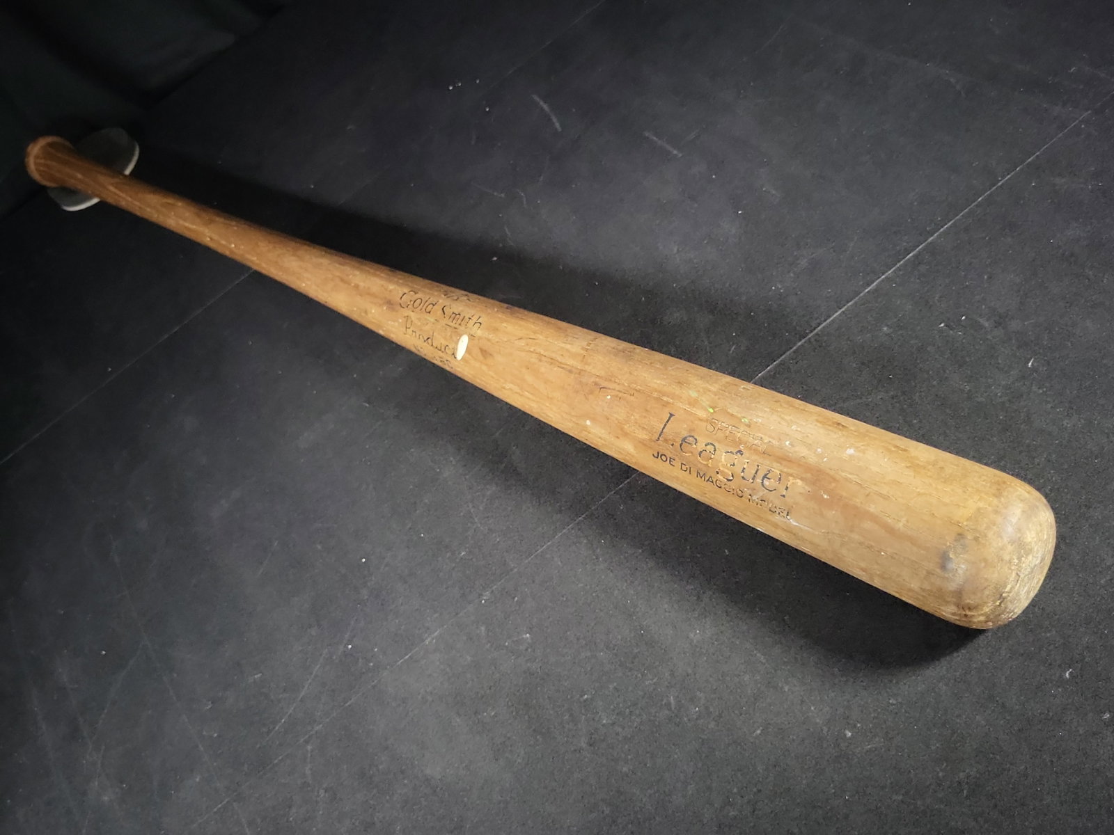 I03208 | Vintage Gold Smith Special Leaguer Joe DiMaggio Model Wood Baseball Bat Number 38C (1 of 4)