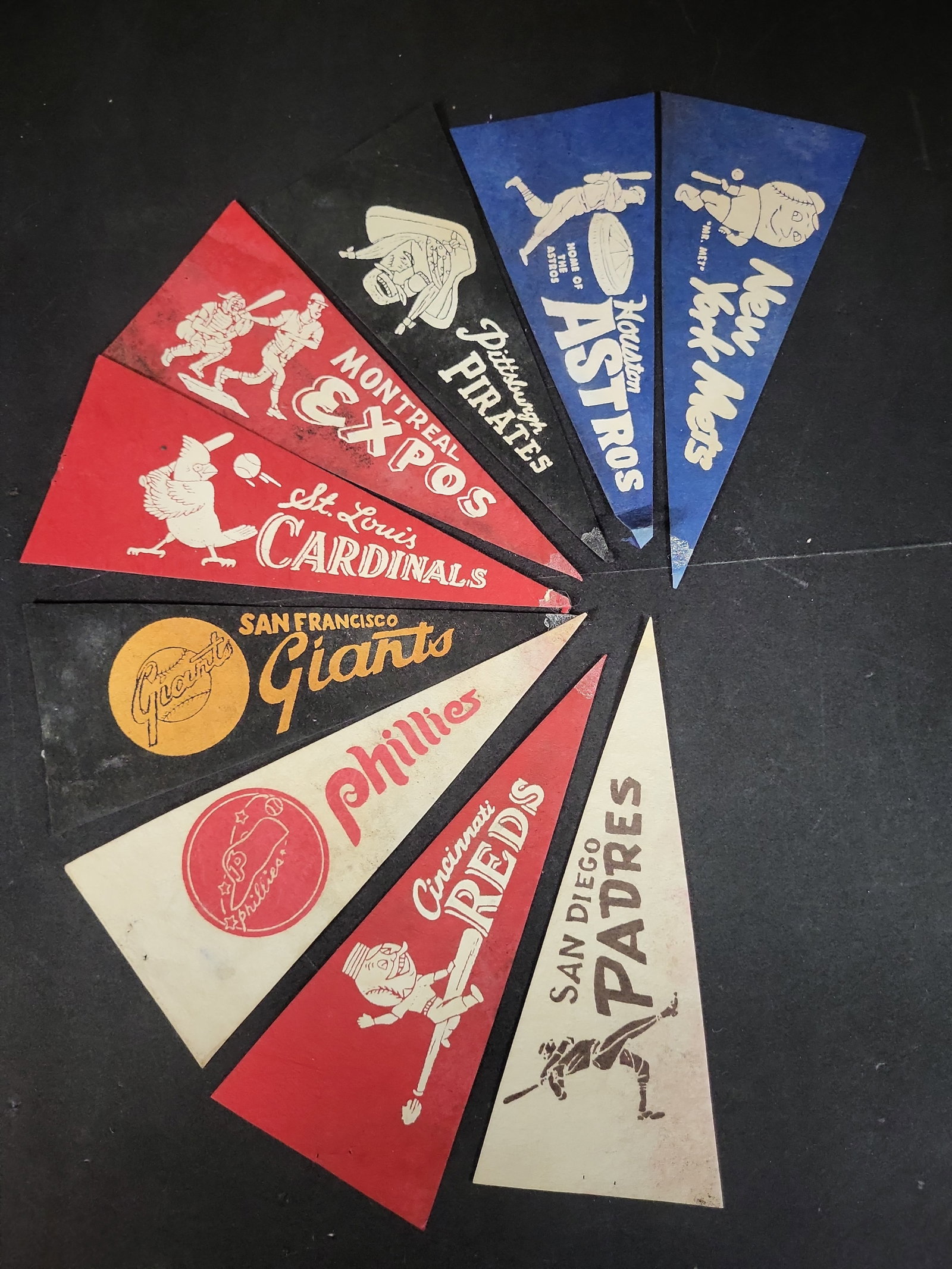 I03226 | Nine Vintage MLB National League Miniature Felt Souvenir Pennants (1 of 4)