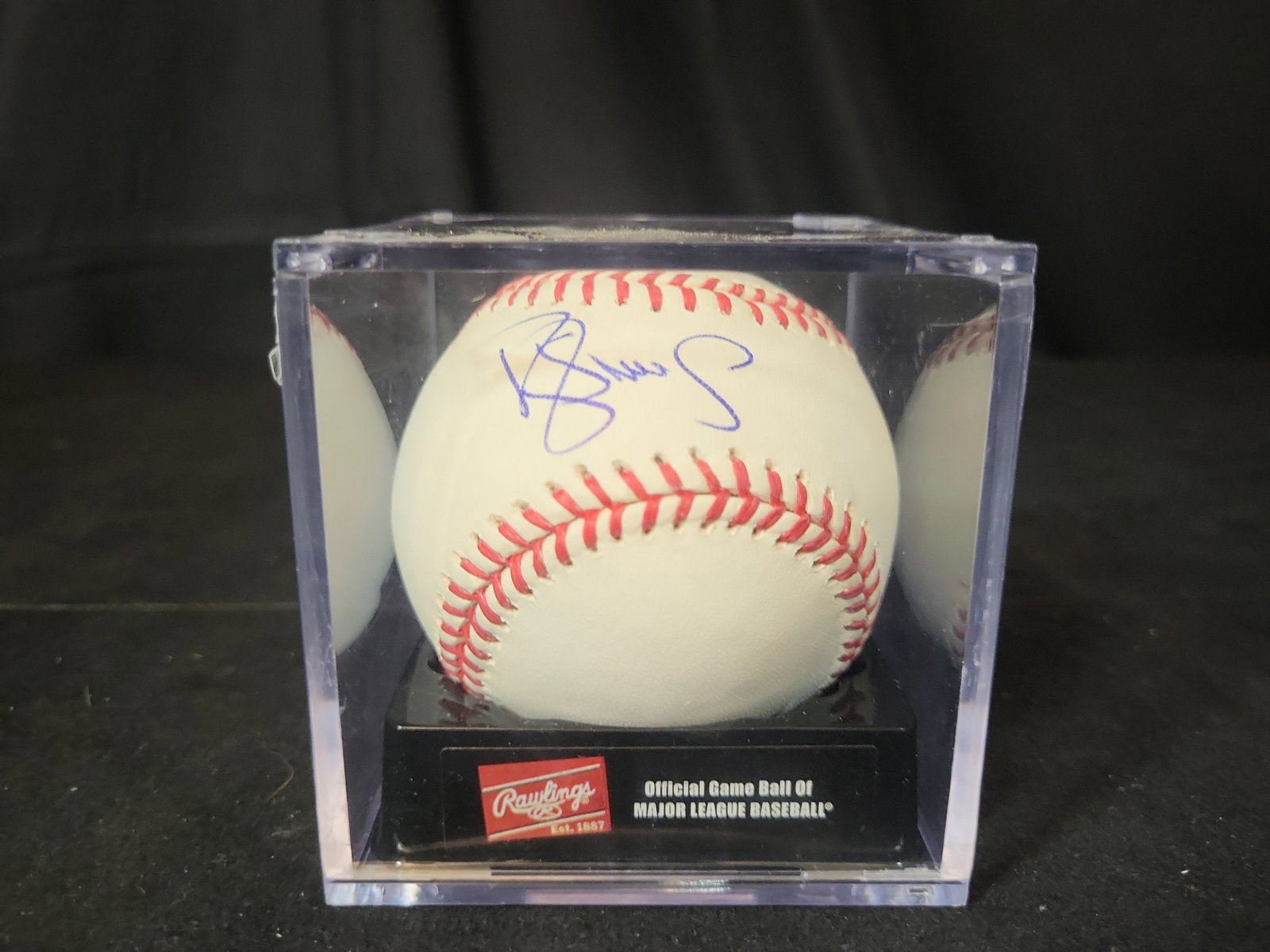 I03072 | Brian Serven Autographed Rawlings Official Major League Baseball: BID PER WHAT YOU SEE IN THE PHOTO, NOT THE AI GENERATED TITLES AND DESCRIPTIONS! Brian Serven Autographed Rawlings Official Major League Baseball This lot features a Rawlings Official Major League Bas