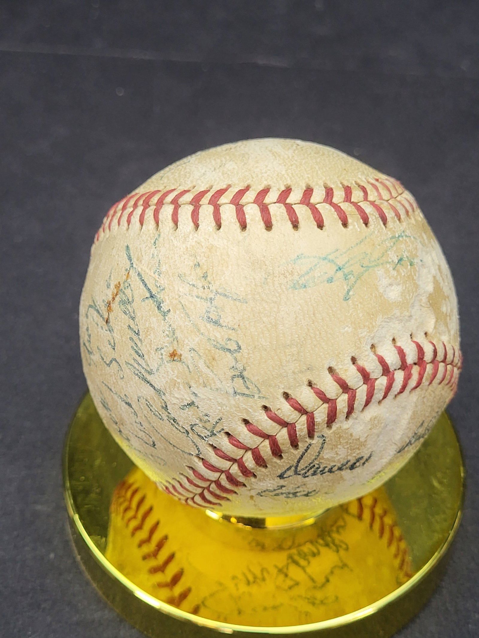 I03894 | Vintage 1950s National League Souvenir Baseball with Facsimile Signatures (1 of 8)