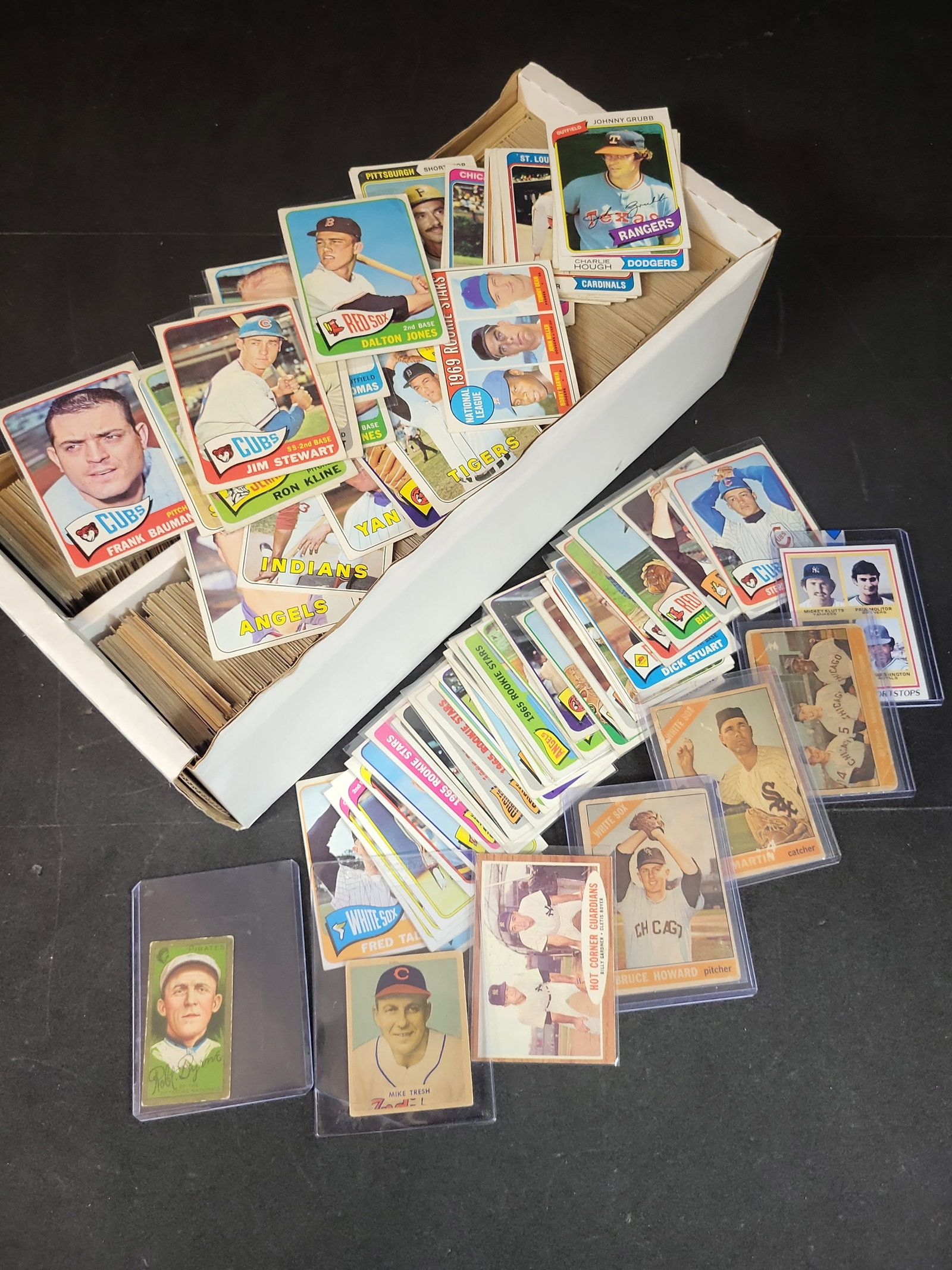 I03932 | An Assortment of Vintage Baseball Trading Cards Including T205 Tobacco and 1949 Bowman (1 of 8)
