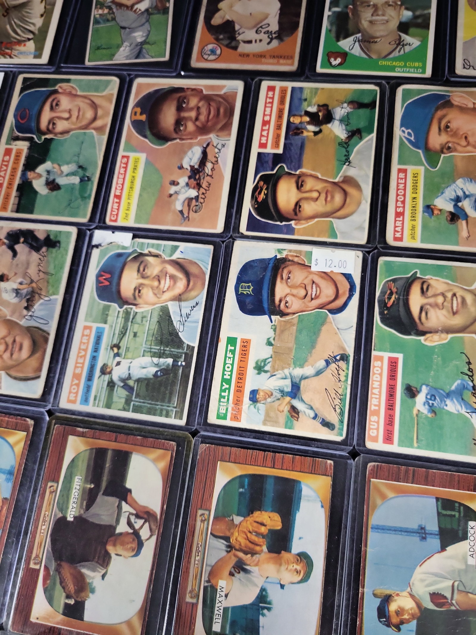 I03835 | A Collection of Vintage 1950s Topps and Bowman Baseball Cards (1 of 16)
