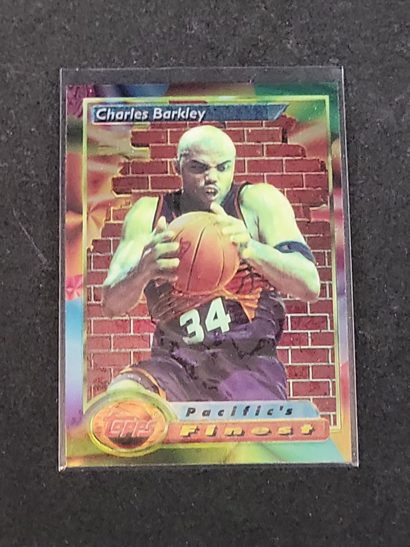 I03144 | 1993-94 Topps Finest Charles Barkley #125 Refractor Phoenix Suns Basketball Card: BID PER WHAT YOU SEE IN THE PHOTO, NOT THE AI GENERATED TITLES AND DESCRIPTIONS! 1993-94 Topps Finest Charles Barkley #125 Refractor Phoenix Suns Basketball Card This is a 1993-94 Topps Finest basketb