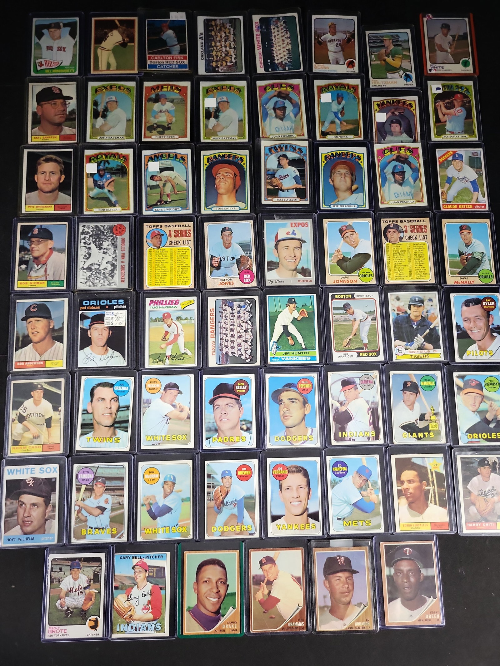 I03838 | A Collection of Vintage Topps Baseball Cards Featuring 1973 Carlton Fisk and 1972 Bert (1 of 10)