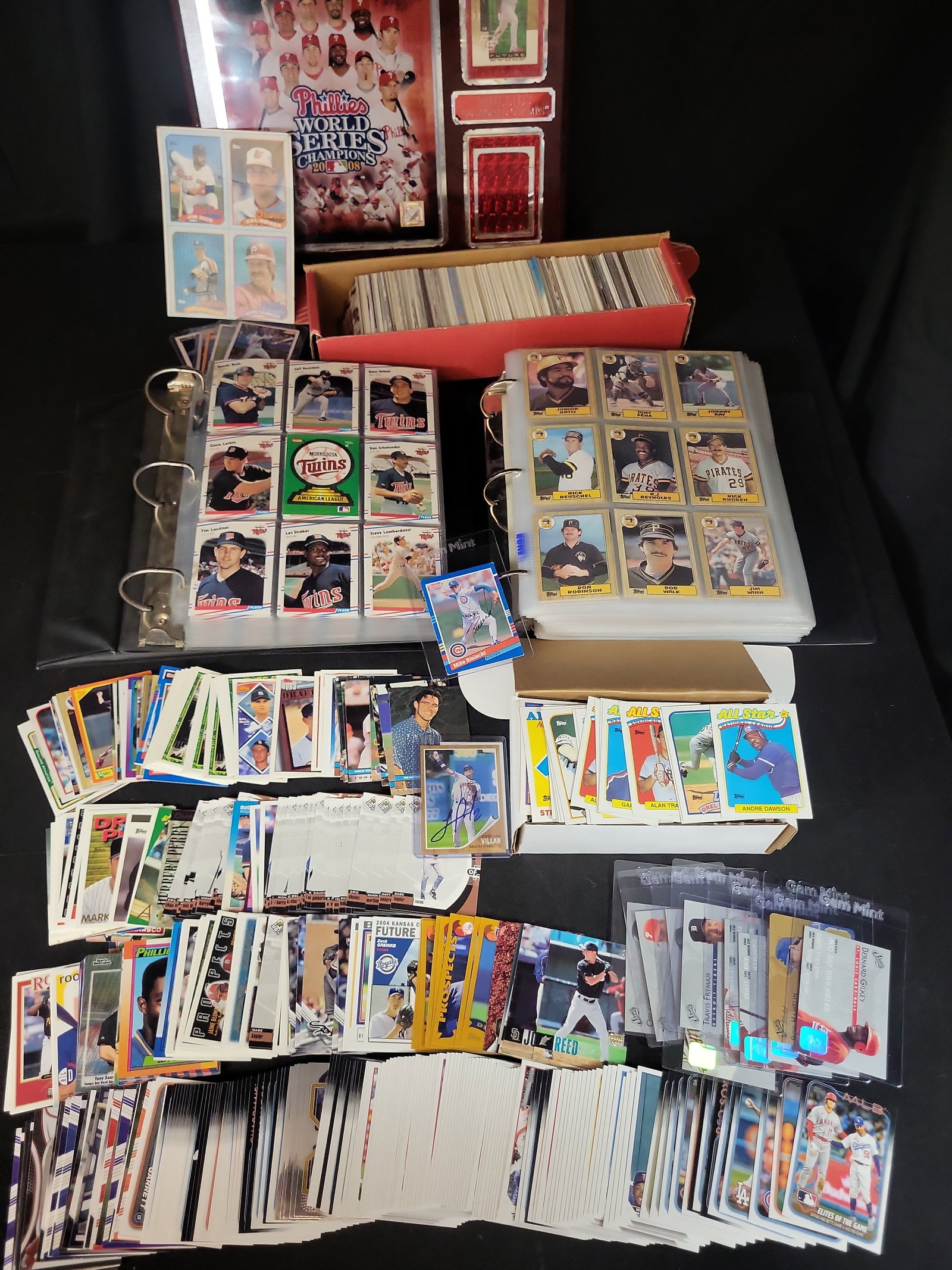 I03655 | A Collection of Baseball Trading Cards and Memorabilia Featuring 1988 Fleer and (1 of 20)