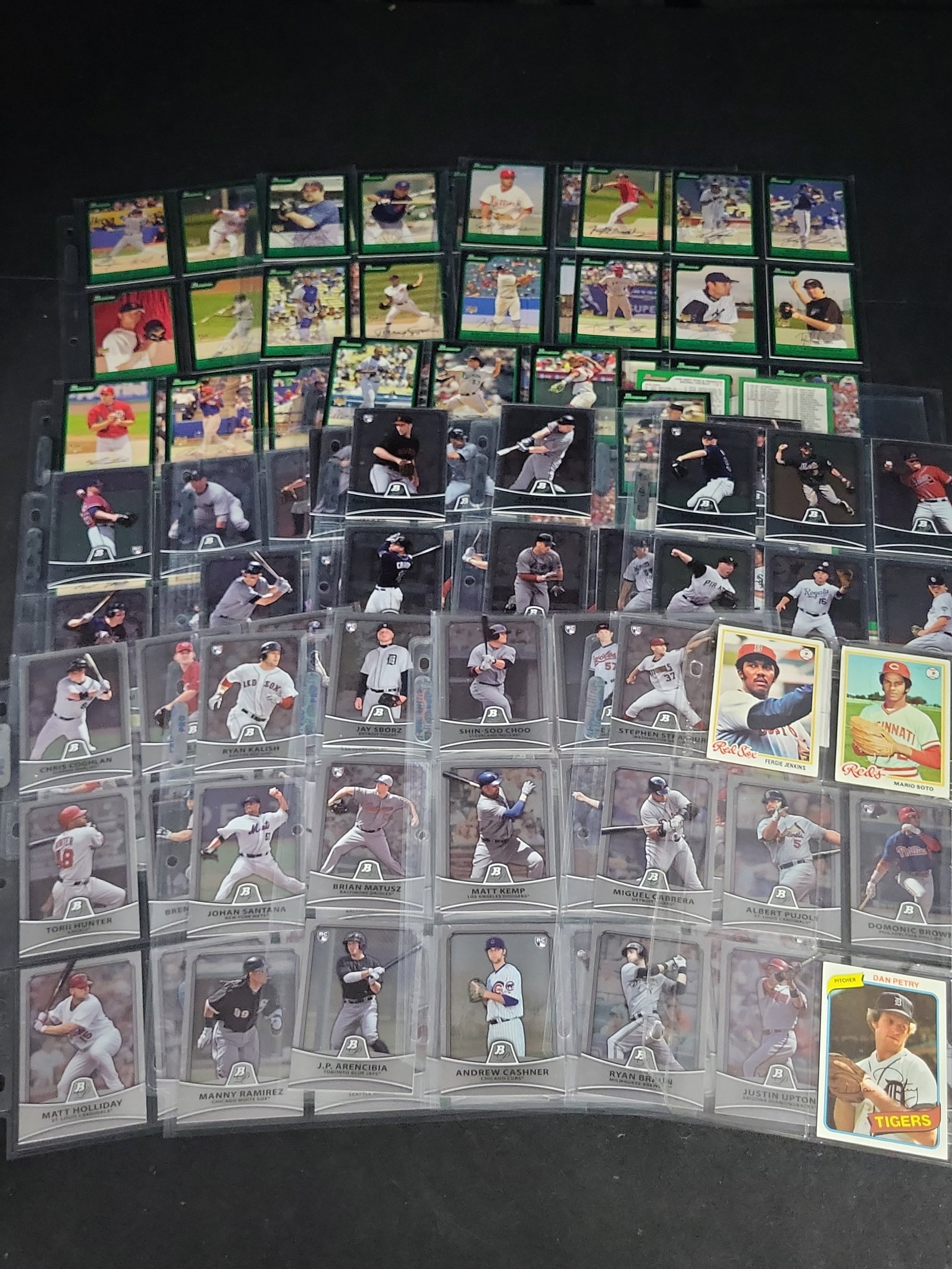 I03340 | A Collection of Modern and Late Vintage Baseball Trading Cards Featuring 2010 Bowman: BID PER WHAT YOU SEE IN THE PHOTO, NOT THE AI GENERATED TITLES AND DESCRIPTIONS! This collection contains a variety of baseball trading cards spanning the early 1980s to 2010. The bulk of the collecti