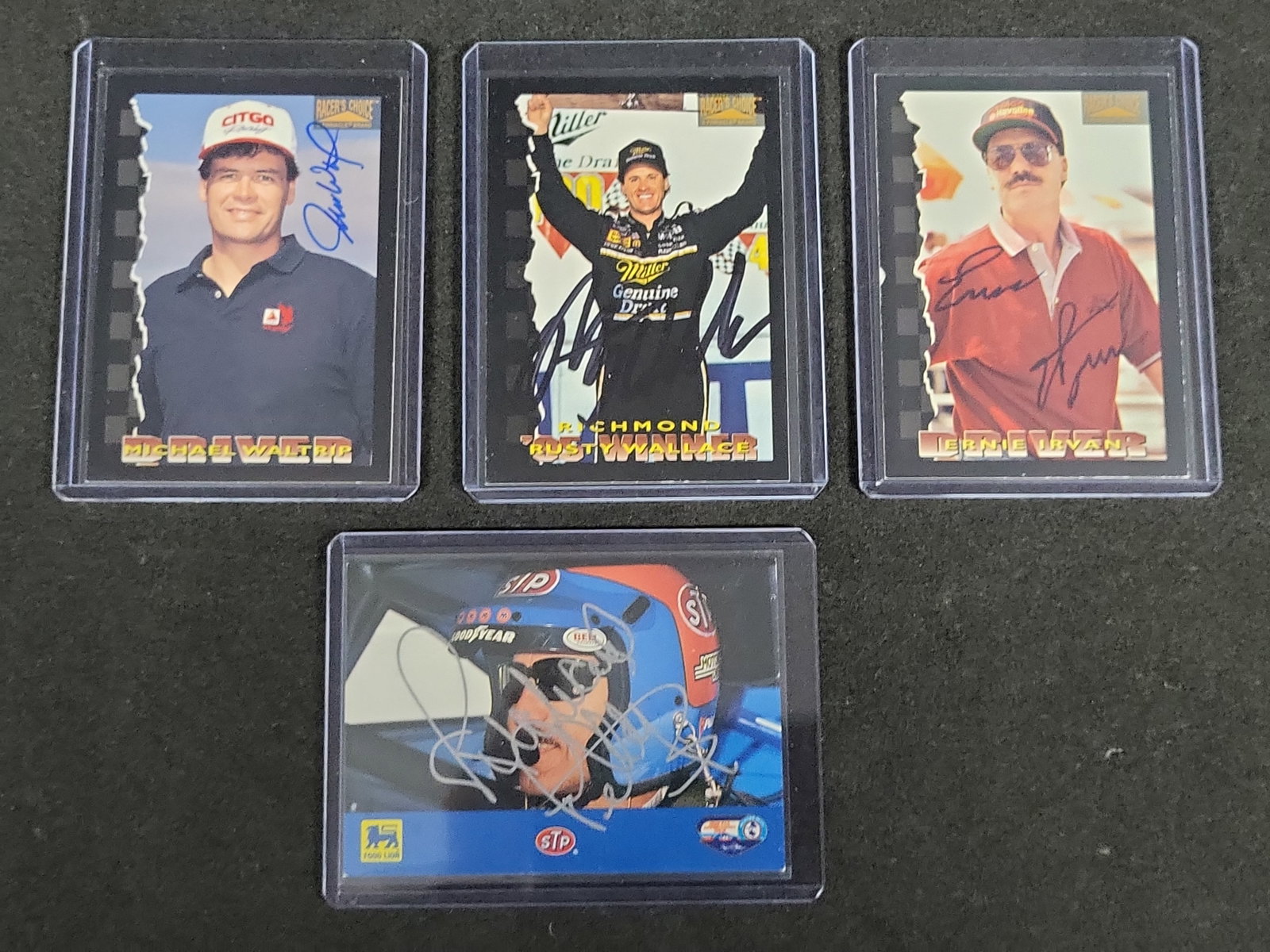 I03566 | A Lot of Four Autographed NASCAR Trading Cards Including Richard Petty and Rusty Wallace: BID PER WHAT YOU SEE IN THE PHOTO, NOT THE AI GENERATED TITLES AND DESCRIPTIONS! A Lot of Four Autographed NASCAR Trading Cards Including Richard Petty and Rusty Wallace This lot consists of four auto