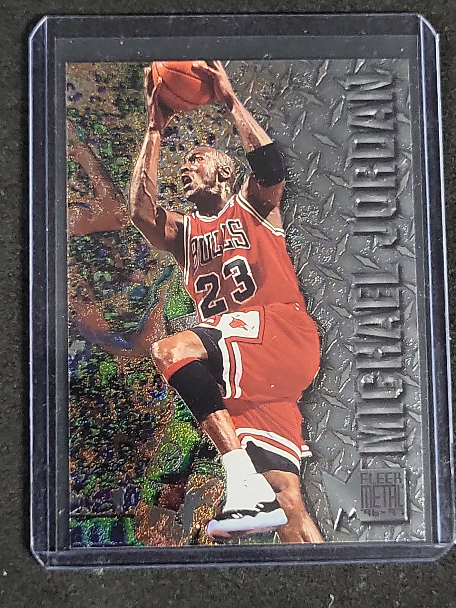 I03814 | 1996-97 Fleer Metal Michael Jordan #11 Chicago Bulls Basketball Trading Card (1 of 3)